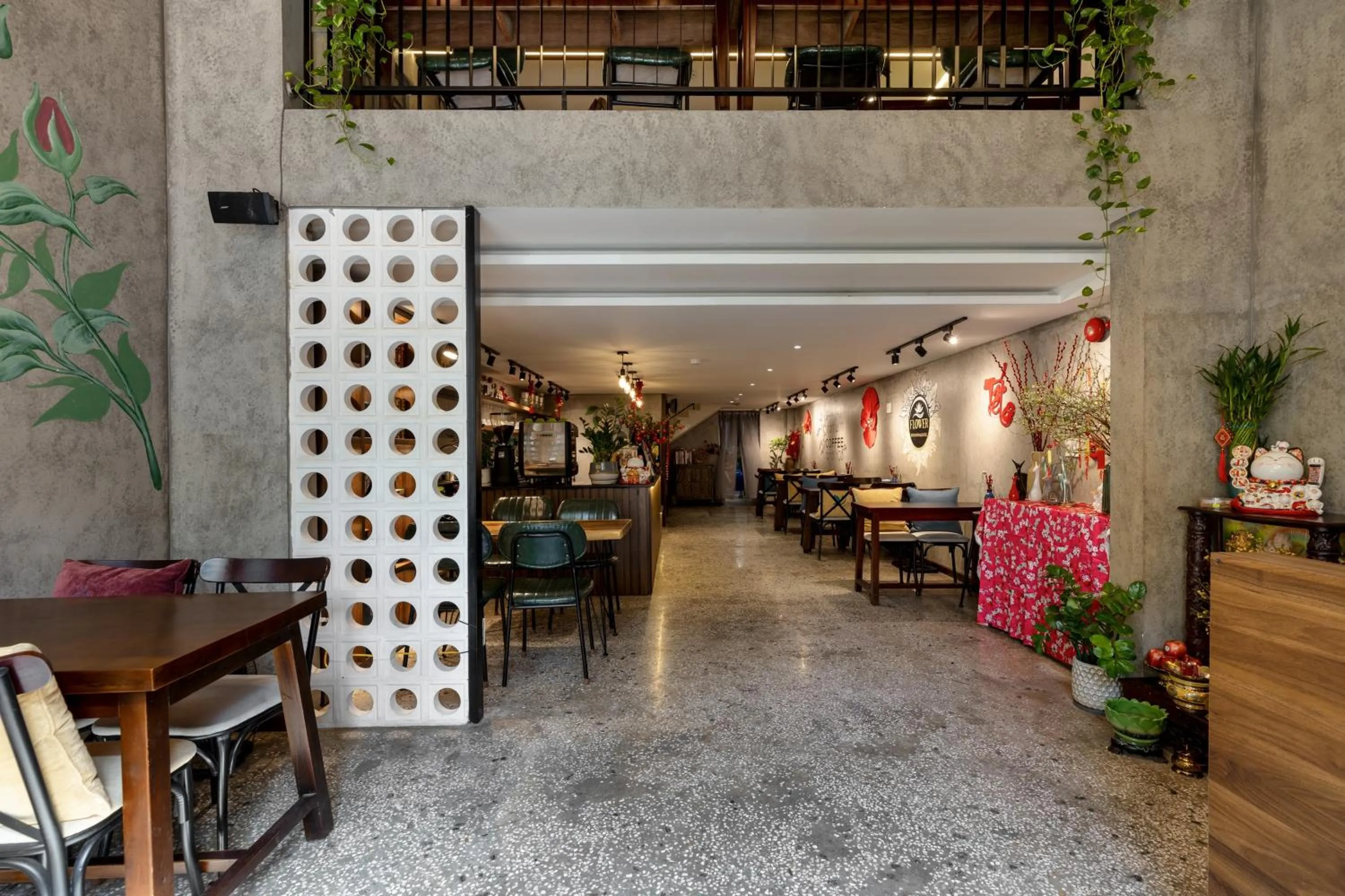 Property building in FLOWER BEACHSTAY & COFFEE