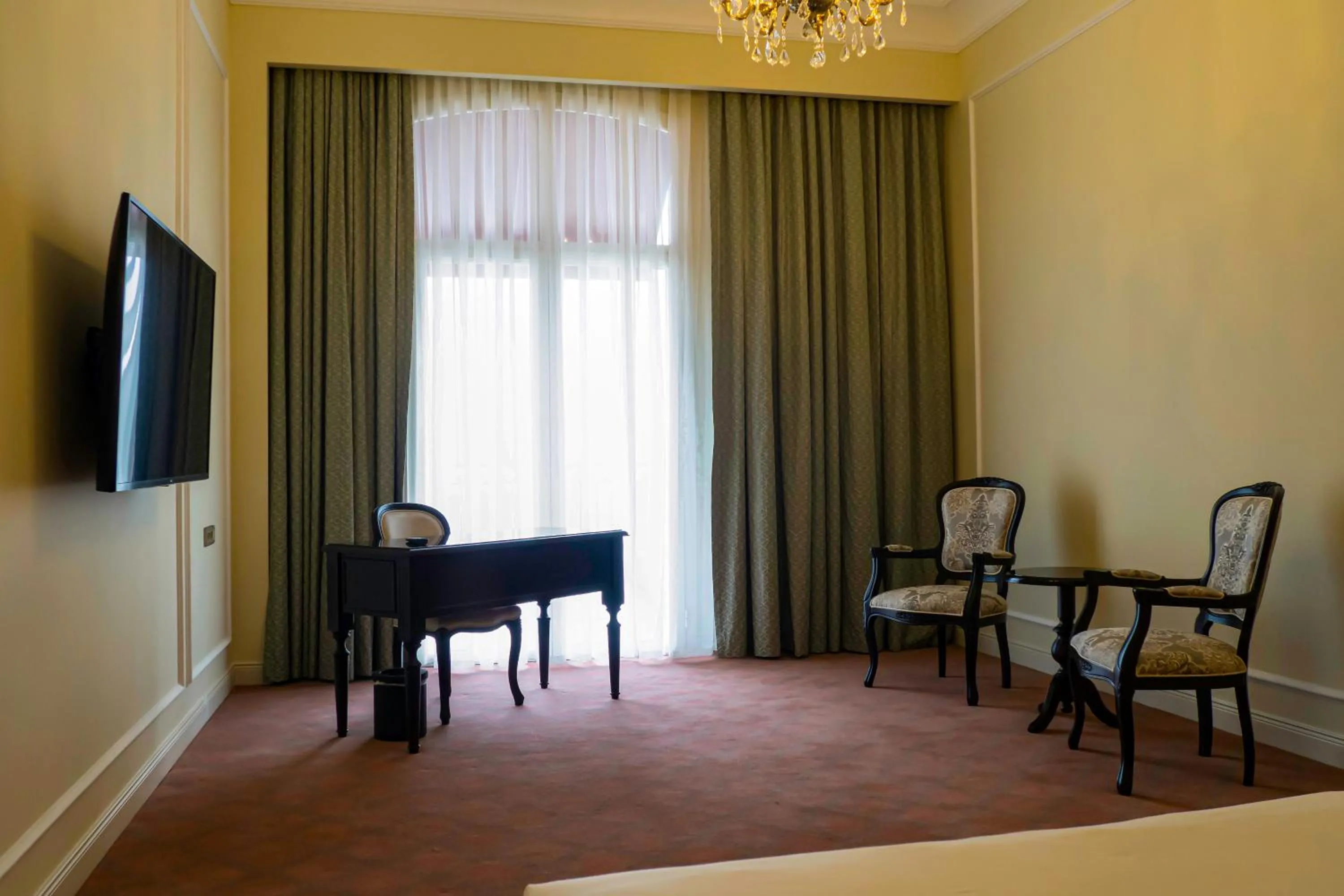 TV and multimedia in ANIM Boutique Hotel