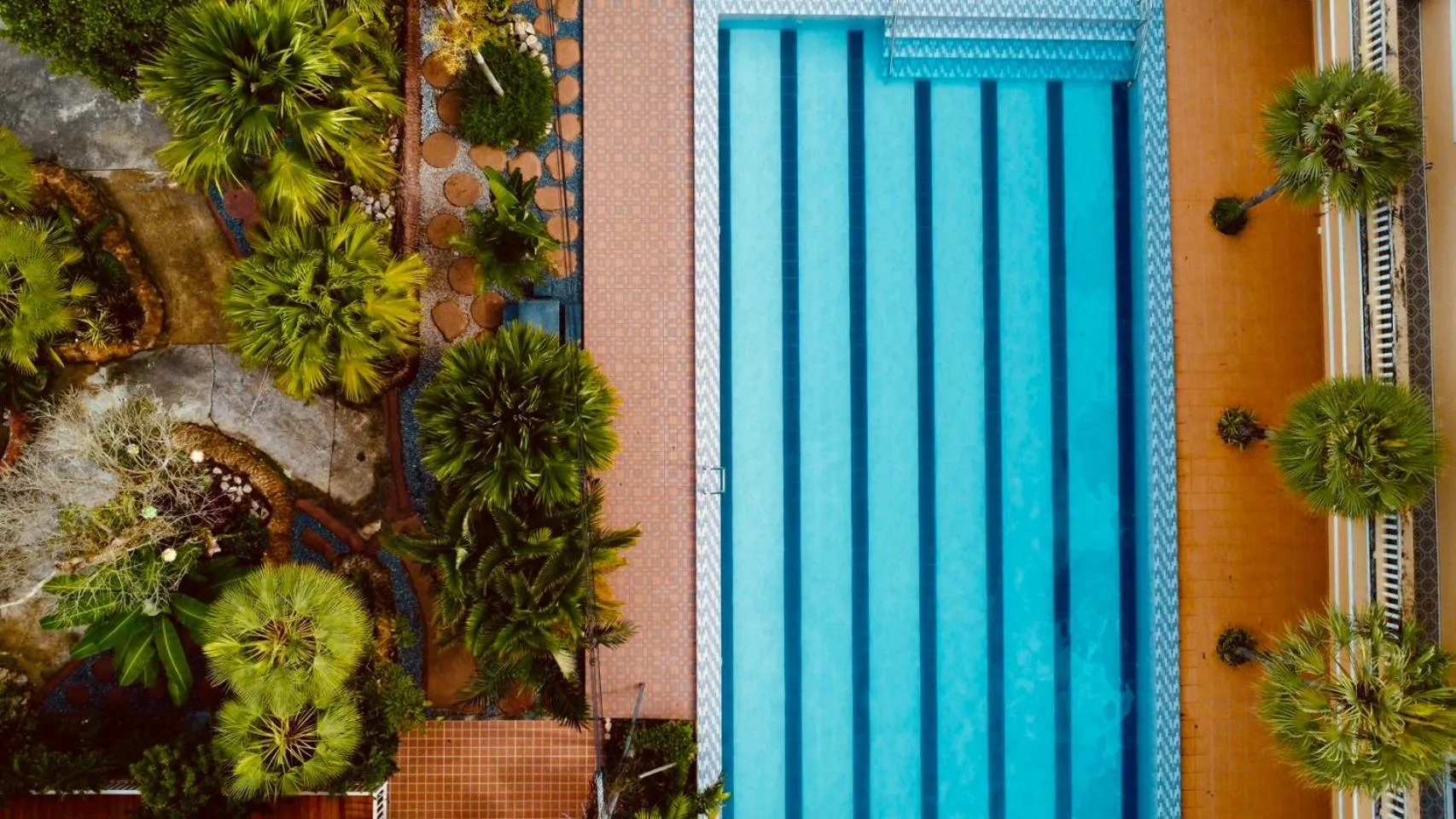 Swimming pool in Trang Oasis Waterpark Hotel