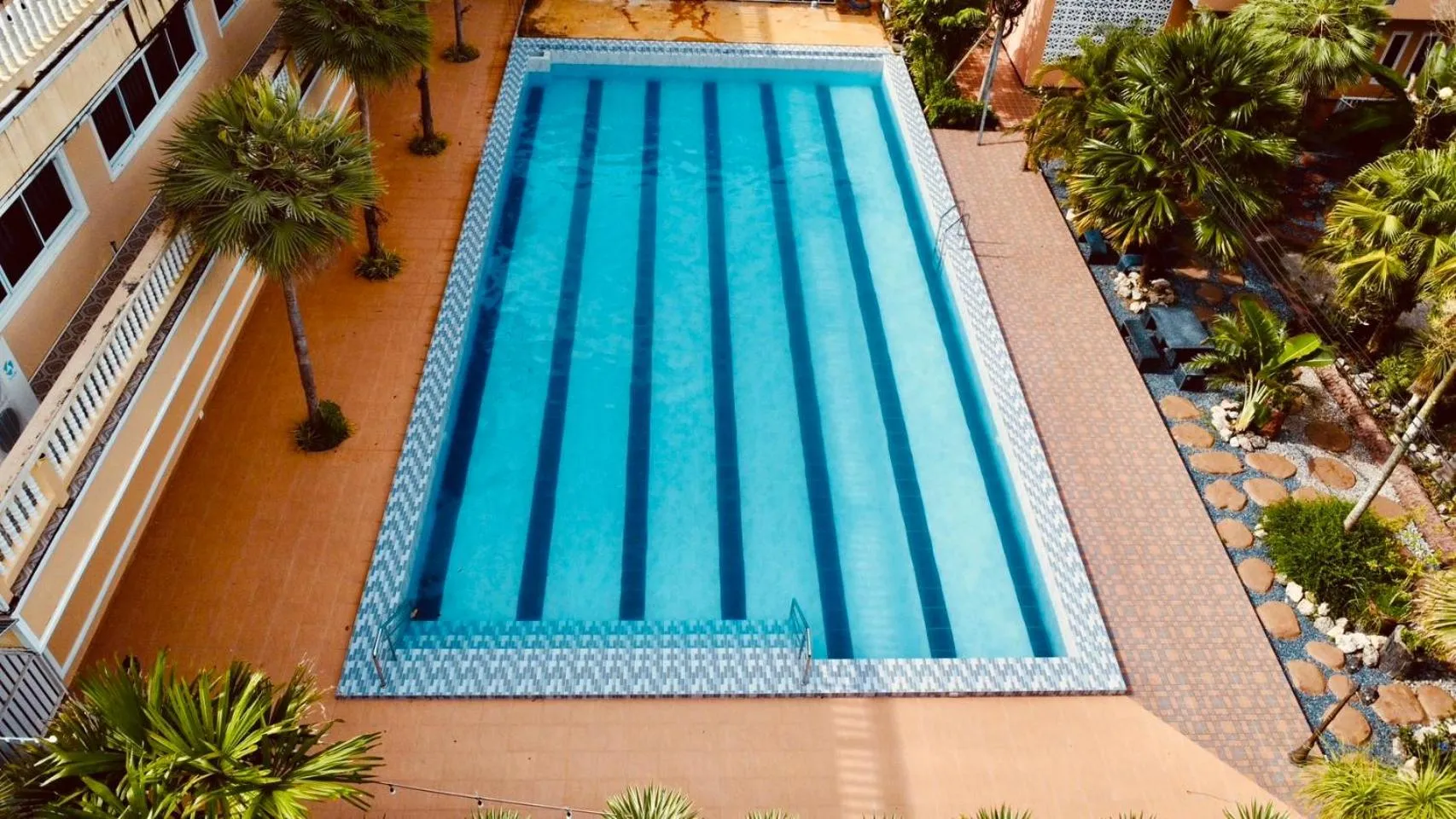 Swimming pool in Trang Oasis Waterpark Hotel