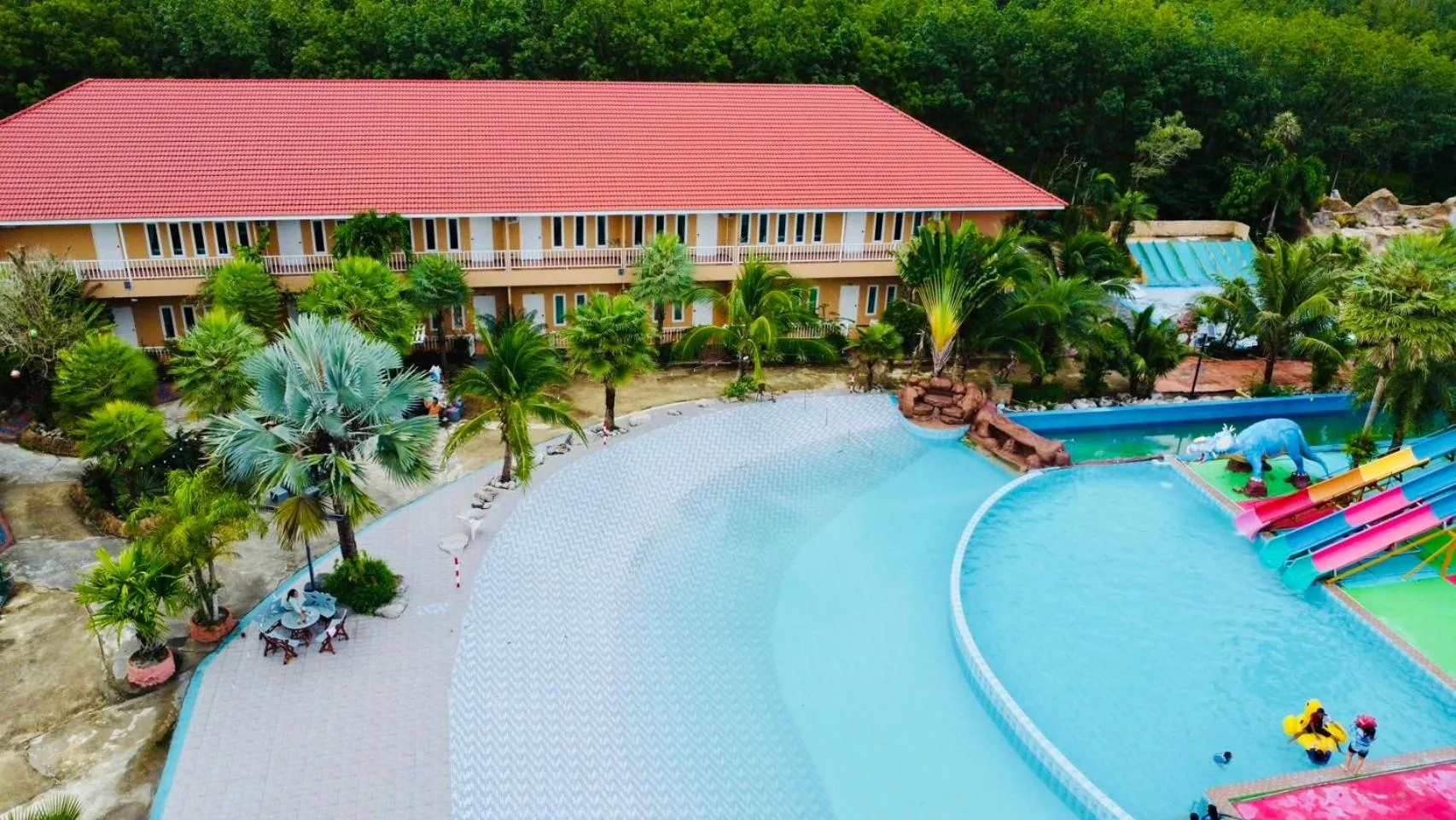 Aqua park in Trang Oasis Waterpark Hotel