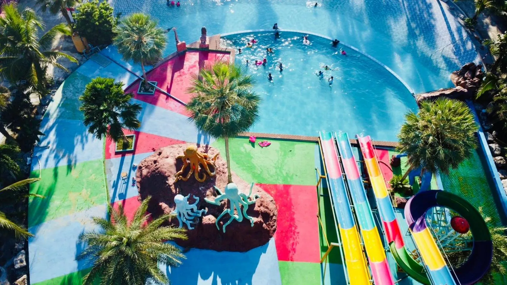 Aqua park in Trang Oasis Waterpark Hotel