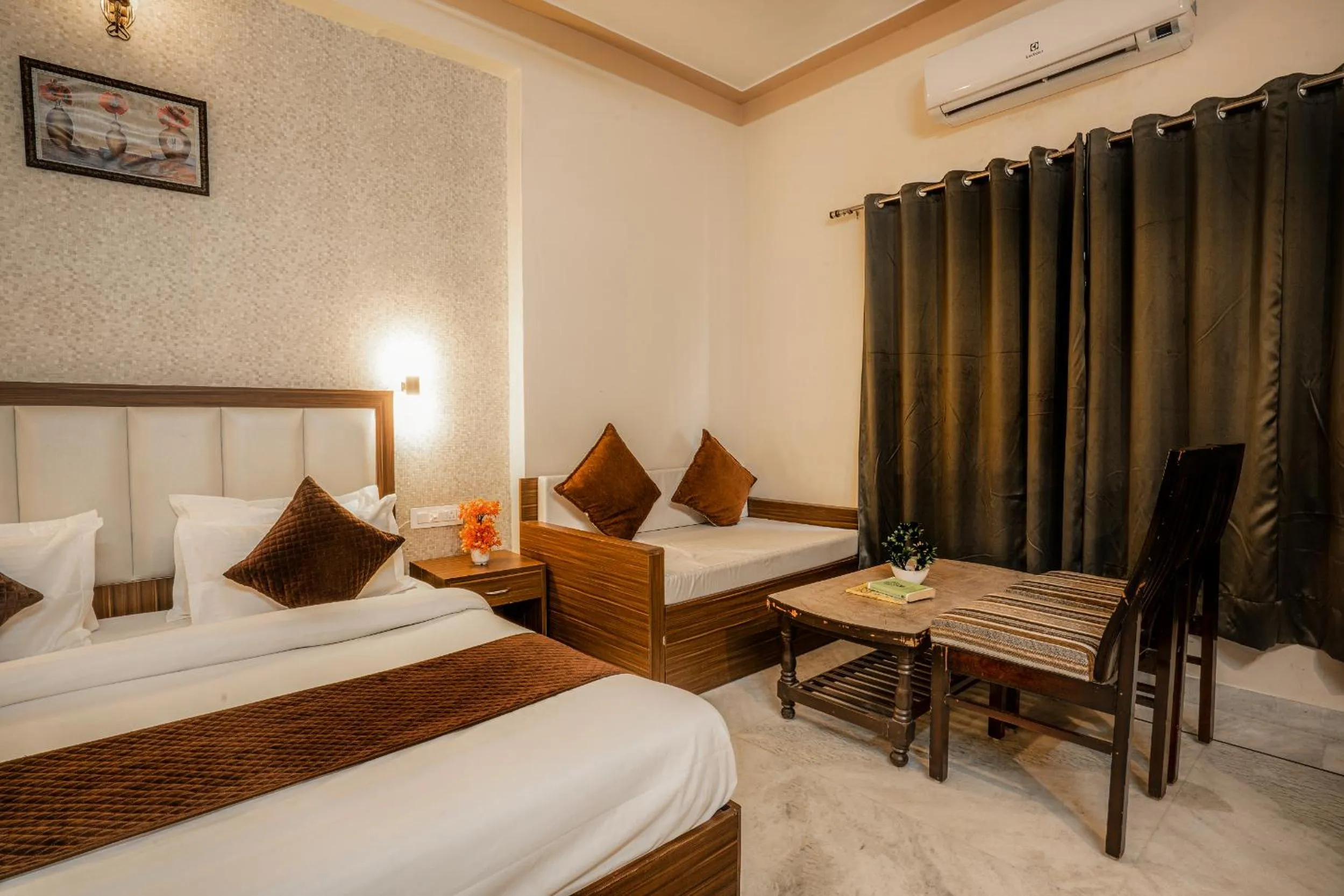 Bedroom, Bed in Tripli Udaipur