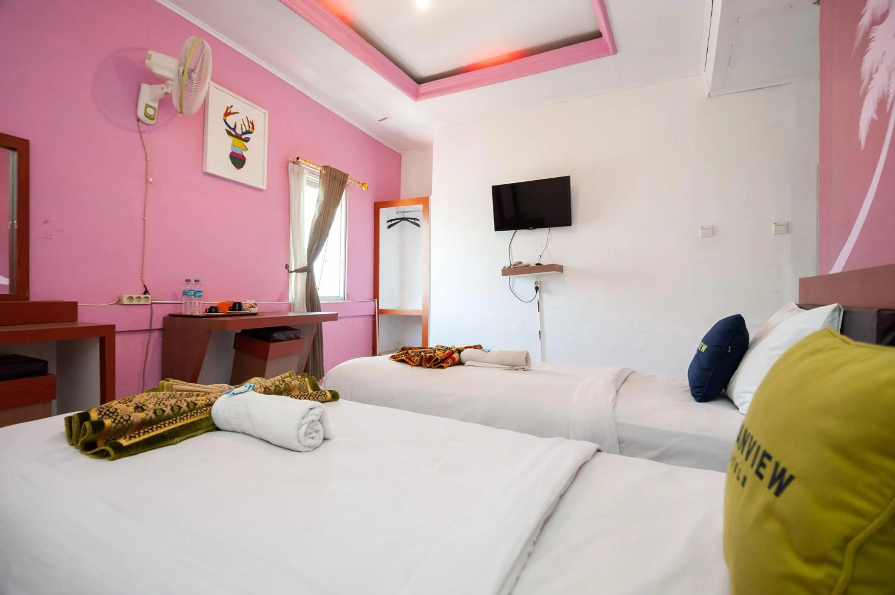 Bedroom, Bed in Urbanview Hotel Ananda Syariah by RedDoorz