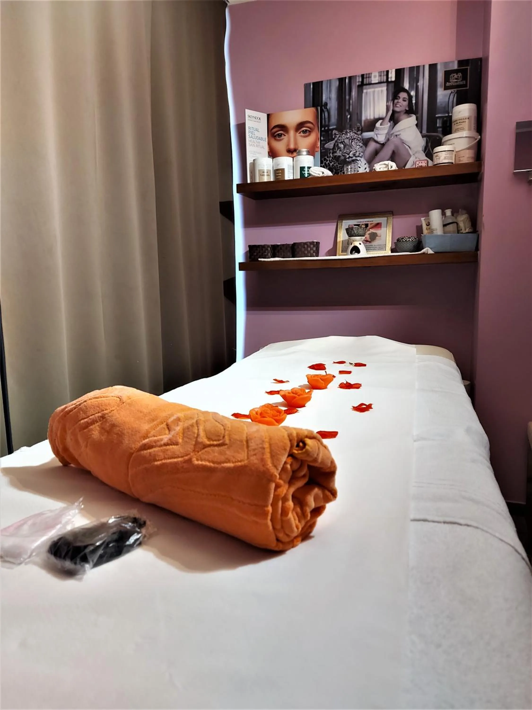 Bed in Yes Hotel Touring & SPA