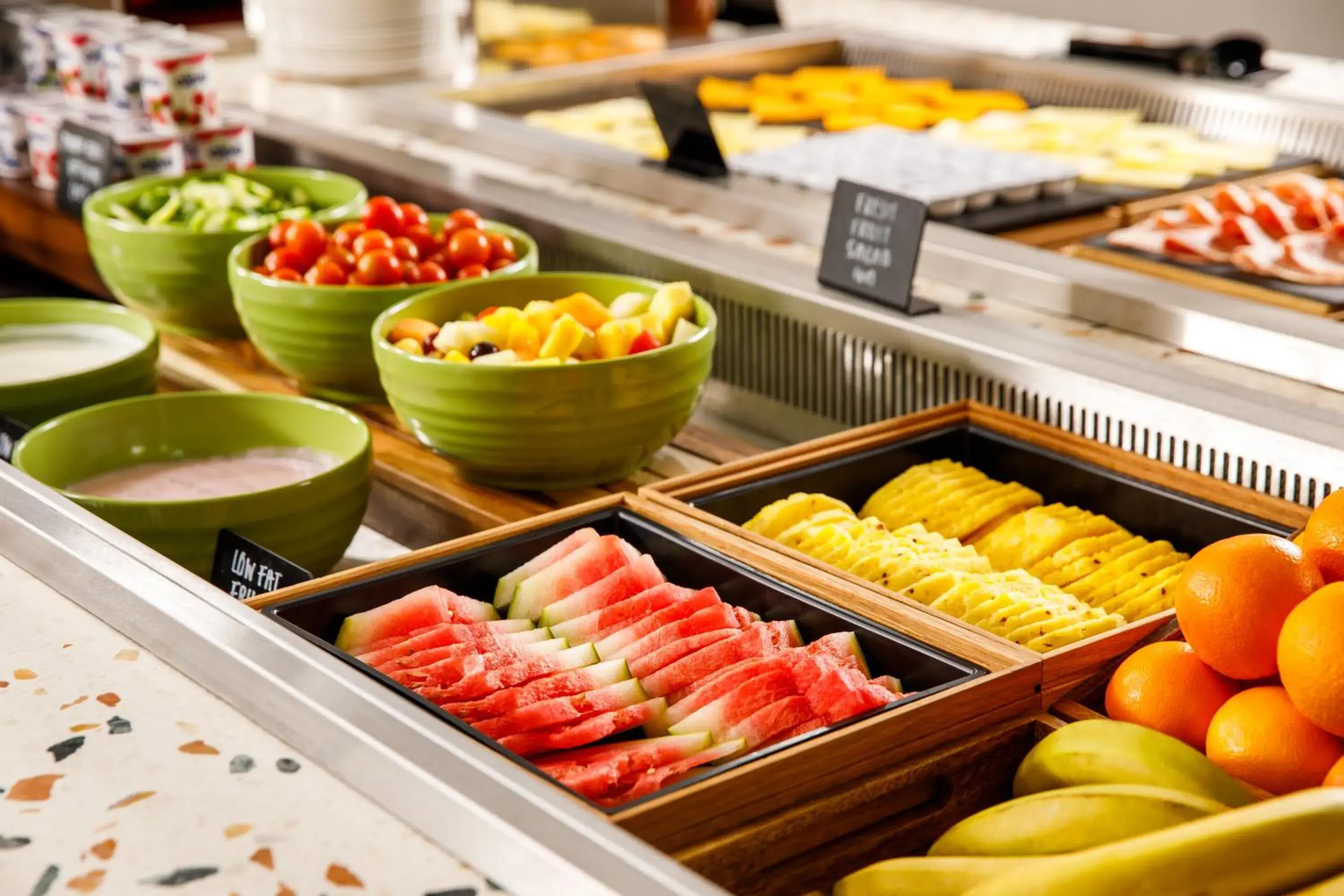 Breakfast in Holiday Inn Manchester Airport T2 by IHG Breakfast in Holiday Inn Manchester Airport T2 by IHG