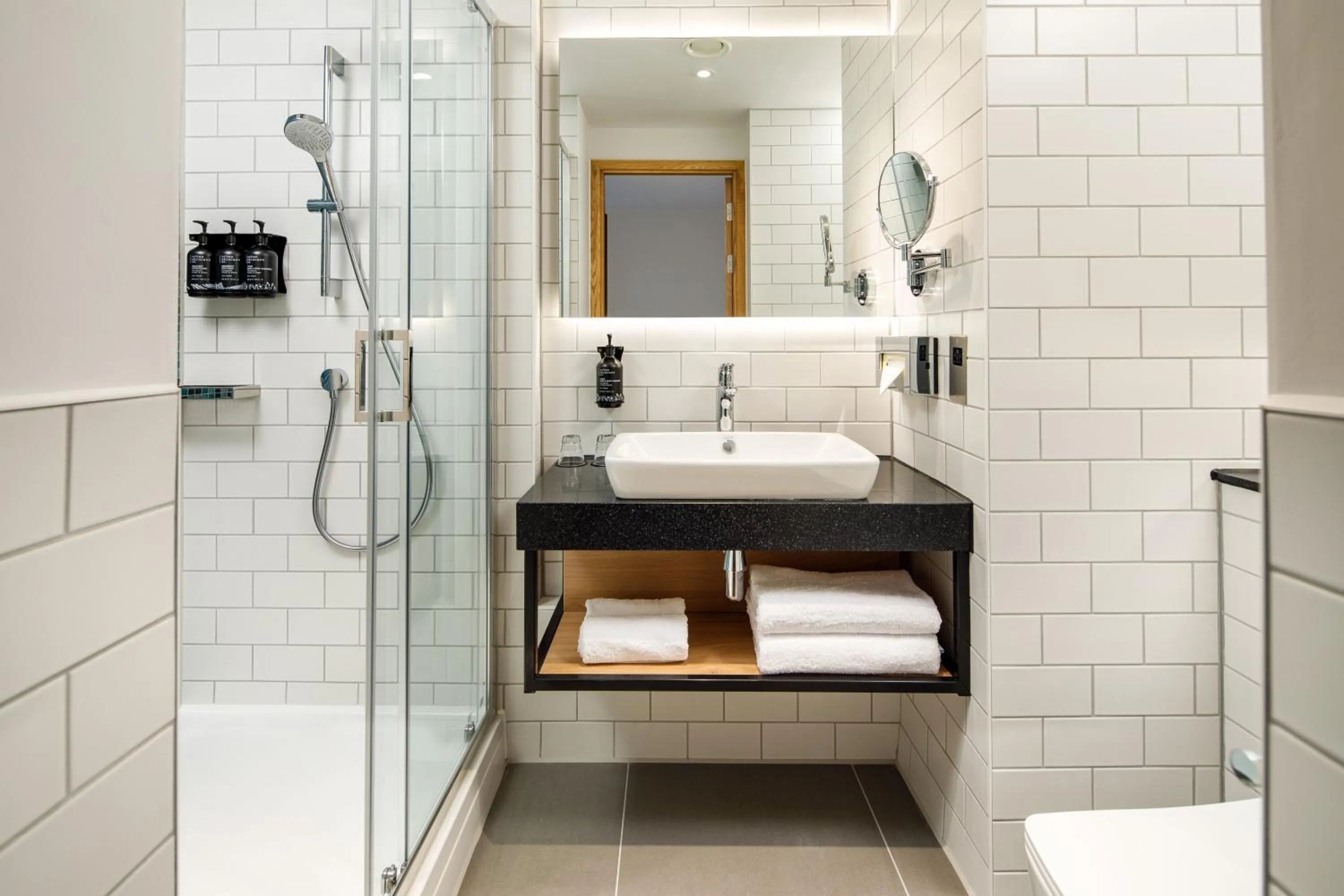 Bathroom in Holiday Inn Manchester Airport T2 by IHG