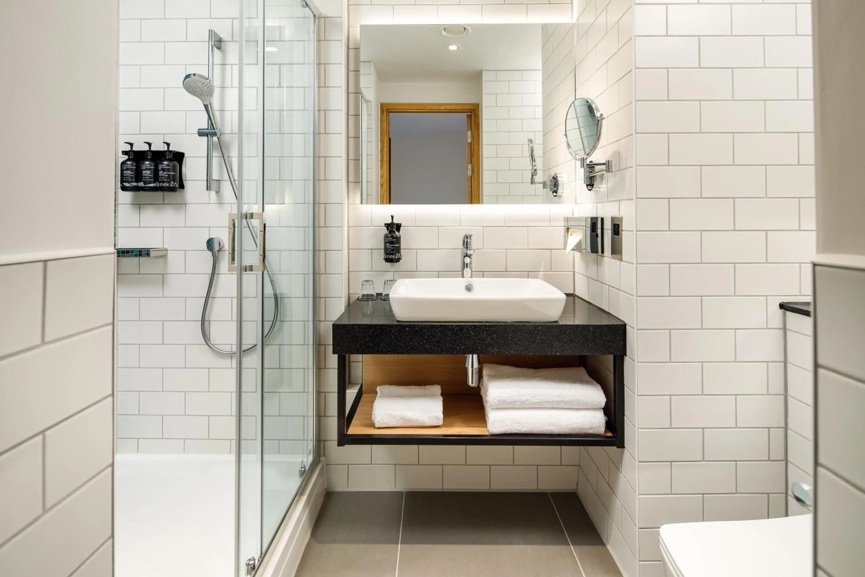 Bathroom in Holiday Inn Manchester Airport T2 by IHG Bathroom in Holiday Inn Manchester Airport T2 by IHG