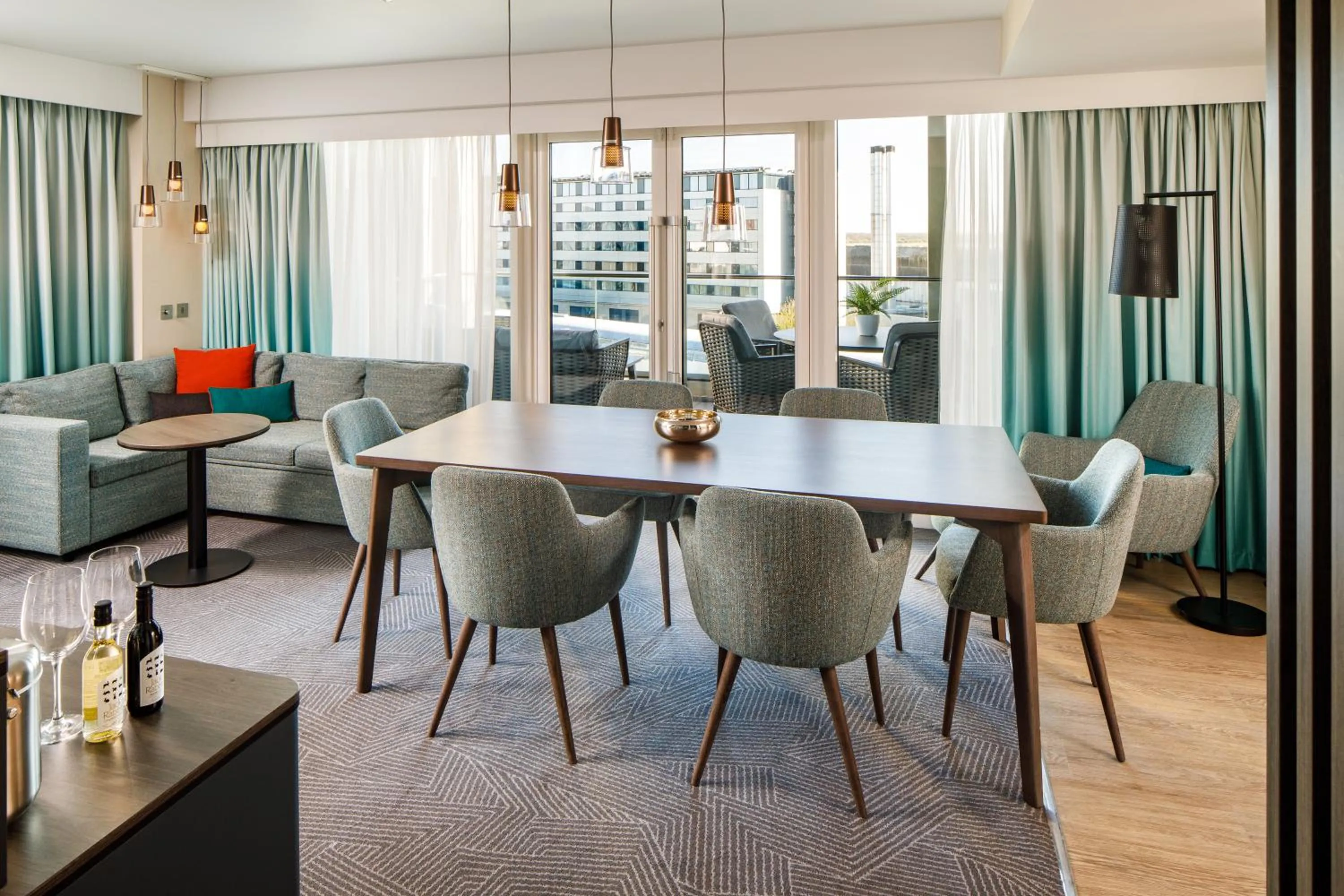 Living room in Holiday Inn Manchester Airport T2 by IHG