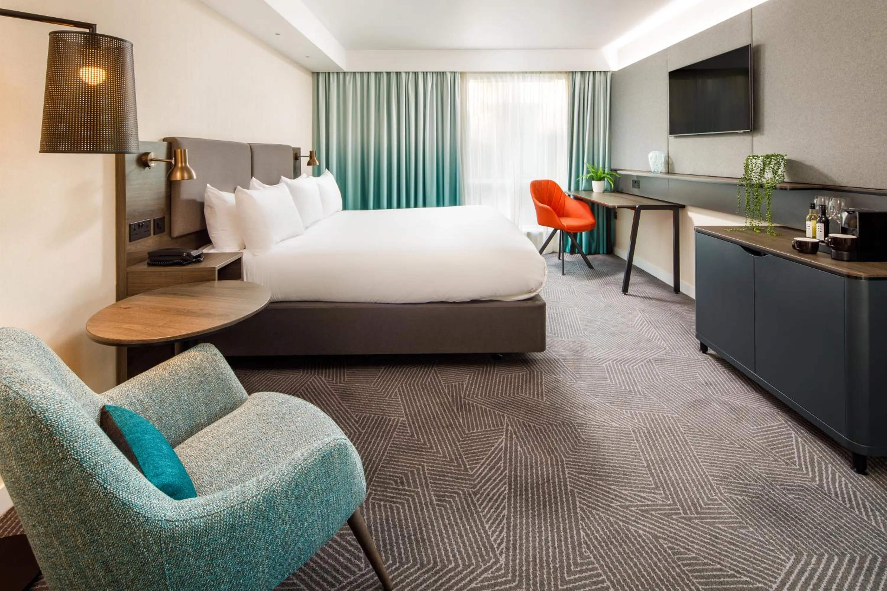 Bedroom, Bed in Holiday Inn Manchester Airport T2 by IHG