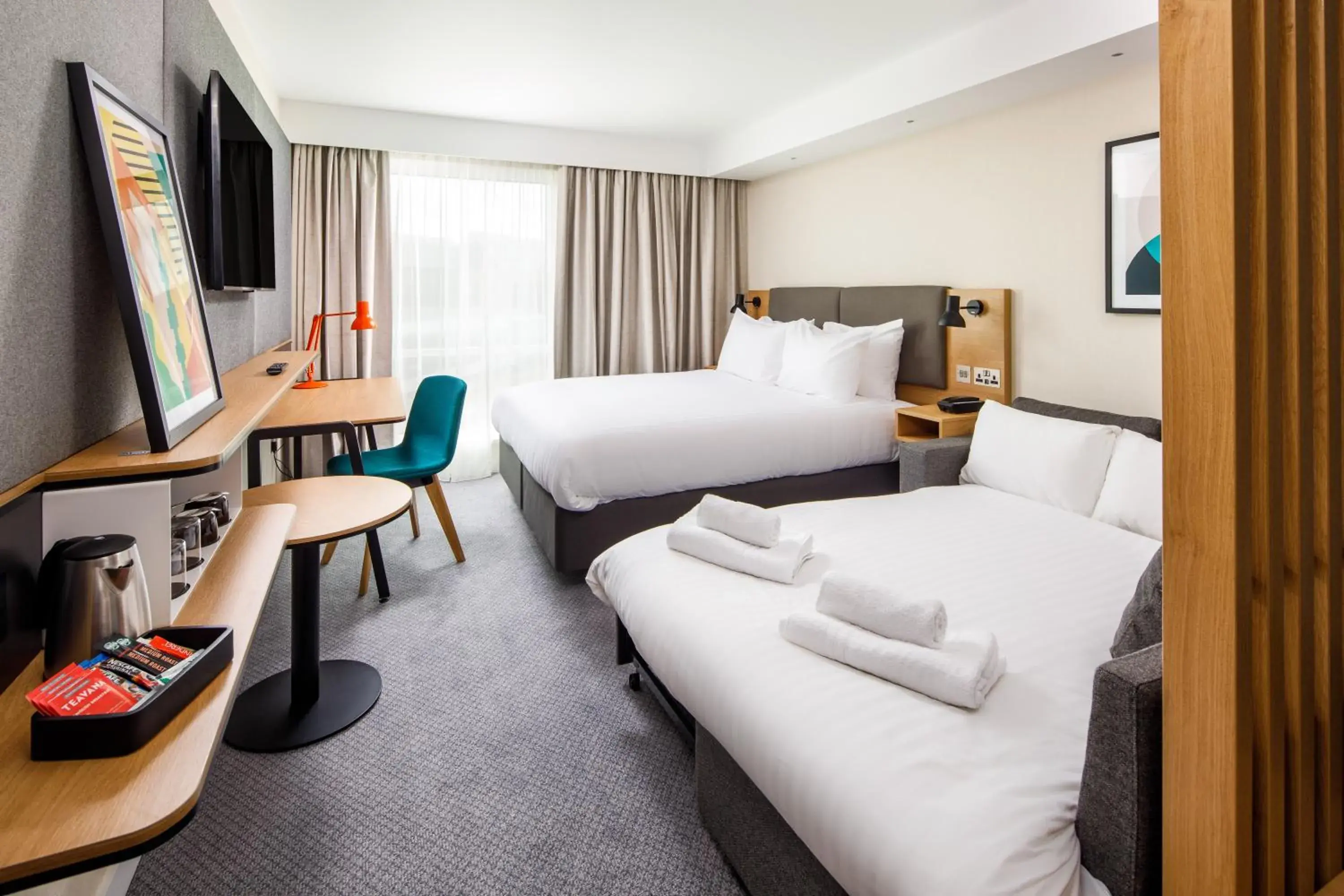 Bed in Holiday Inn Manchester Airport T2 by IHG Bed in Holiday Inn Manchester Airport T2 by IHG