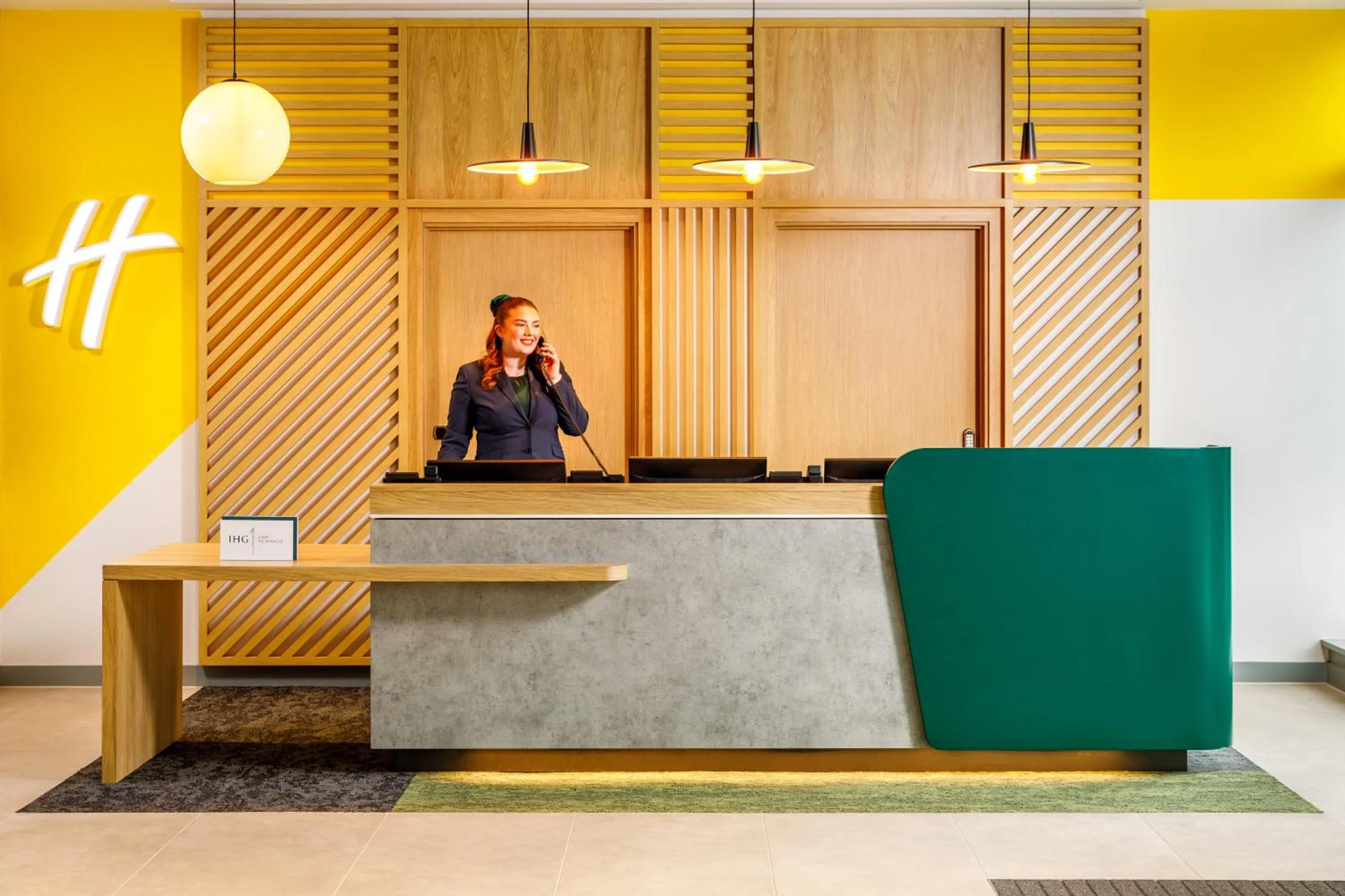 Lobby or reception in Holiday Inn Manchester Airport T2 by IHG