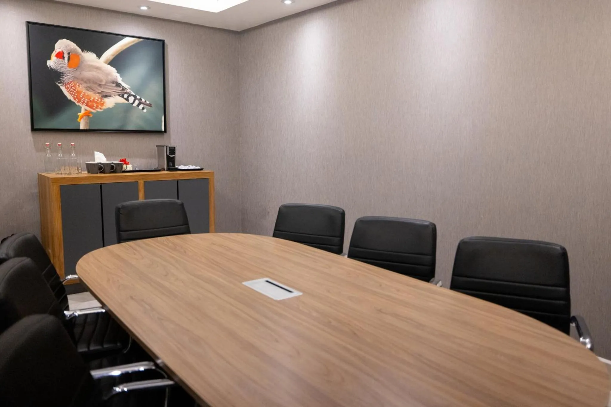 Meeting/conference room in voco Saltillo Suites by IHG
