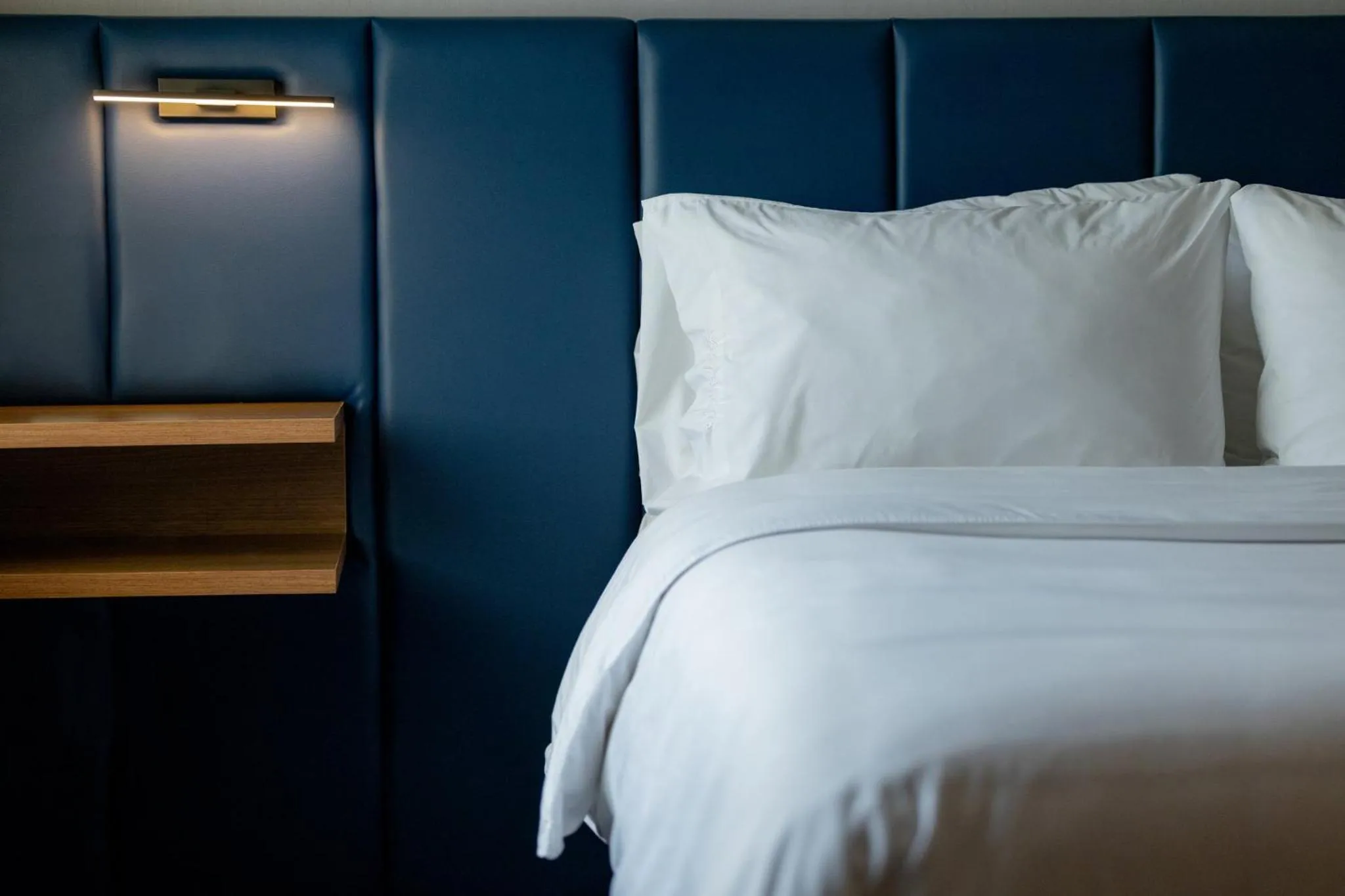 Photo of the whole room, Bed in voco Saltillo Suites by IHG