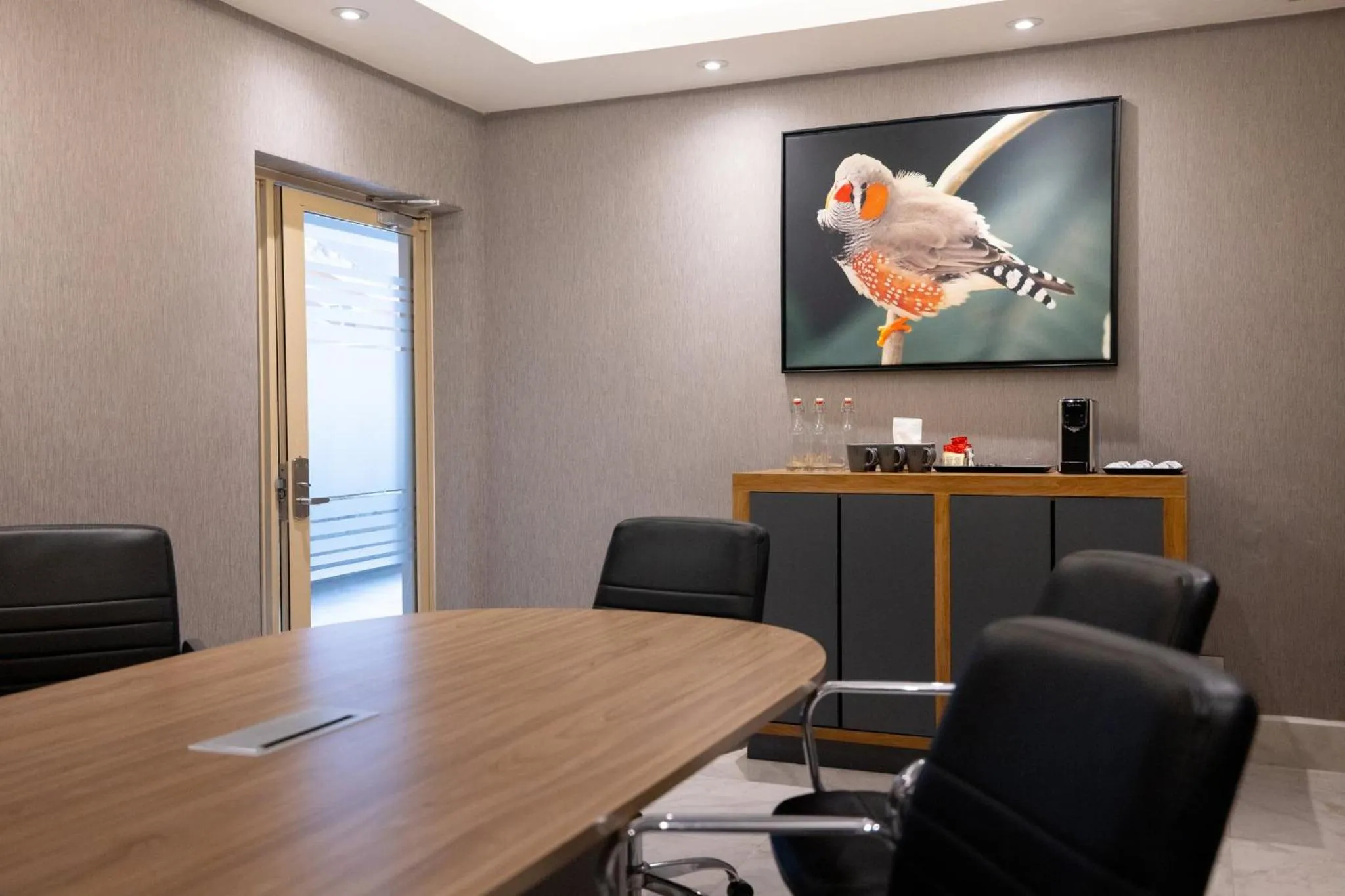 Meeting/conference room in voco Saltillo Suites by IHG