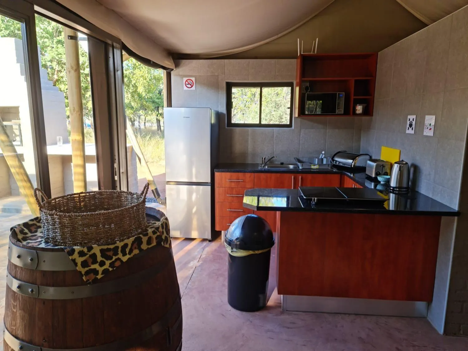 Kitchen or kitchenette in Lethabong Lodge