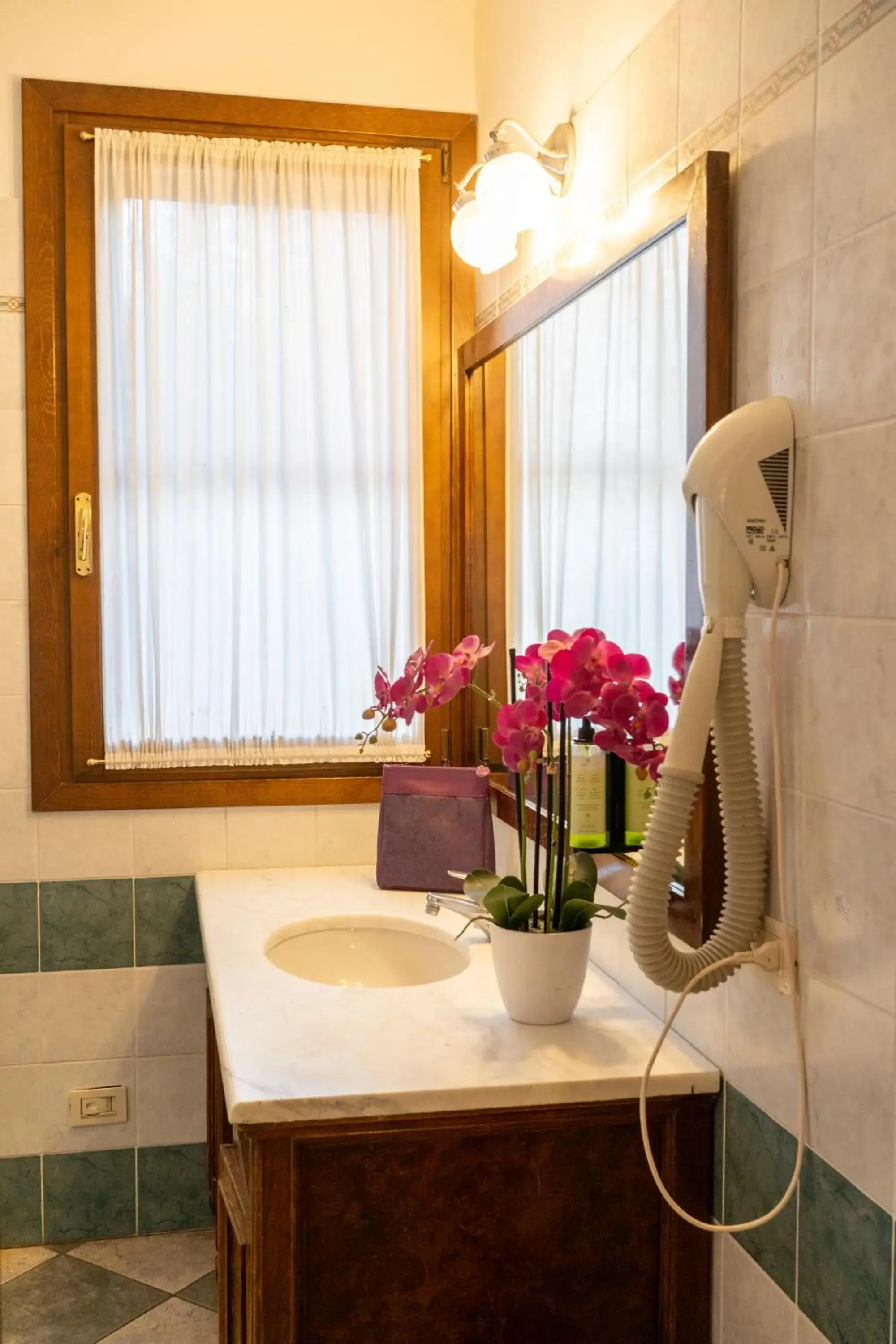 Bathroom in Park Hotel Villa Giustinian Bathroom in Park Hotel Villa Giustinian