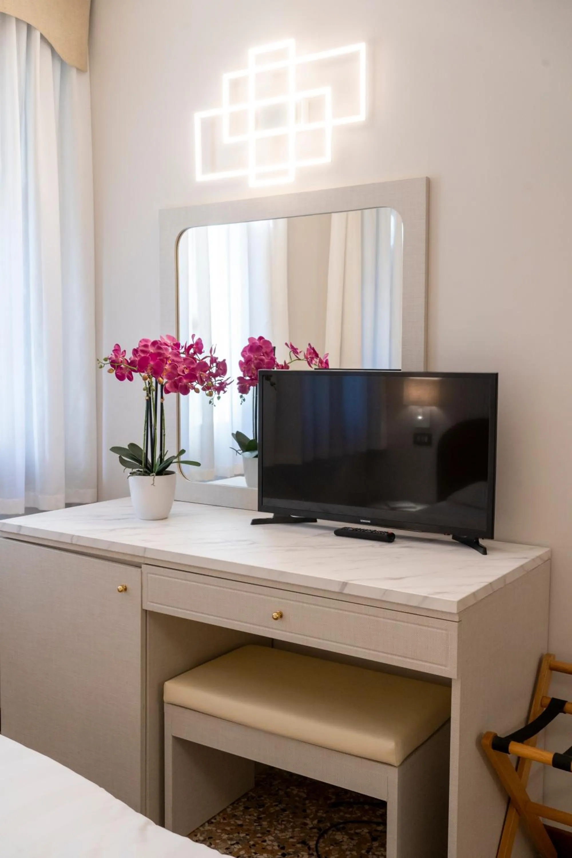 TV and multimedia in Park Hotel Villa Giustinian