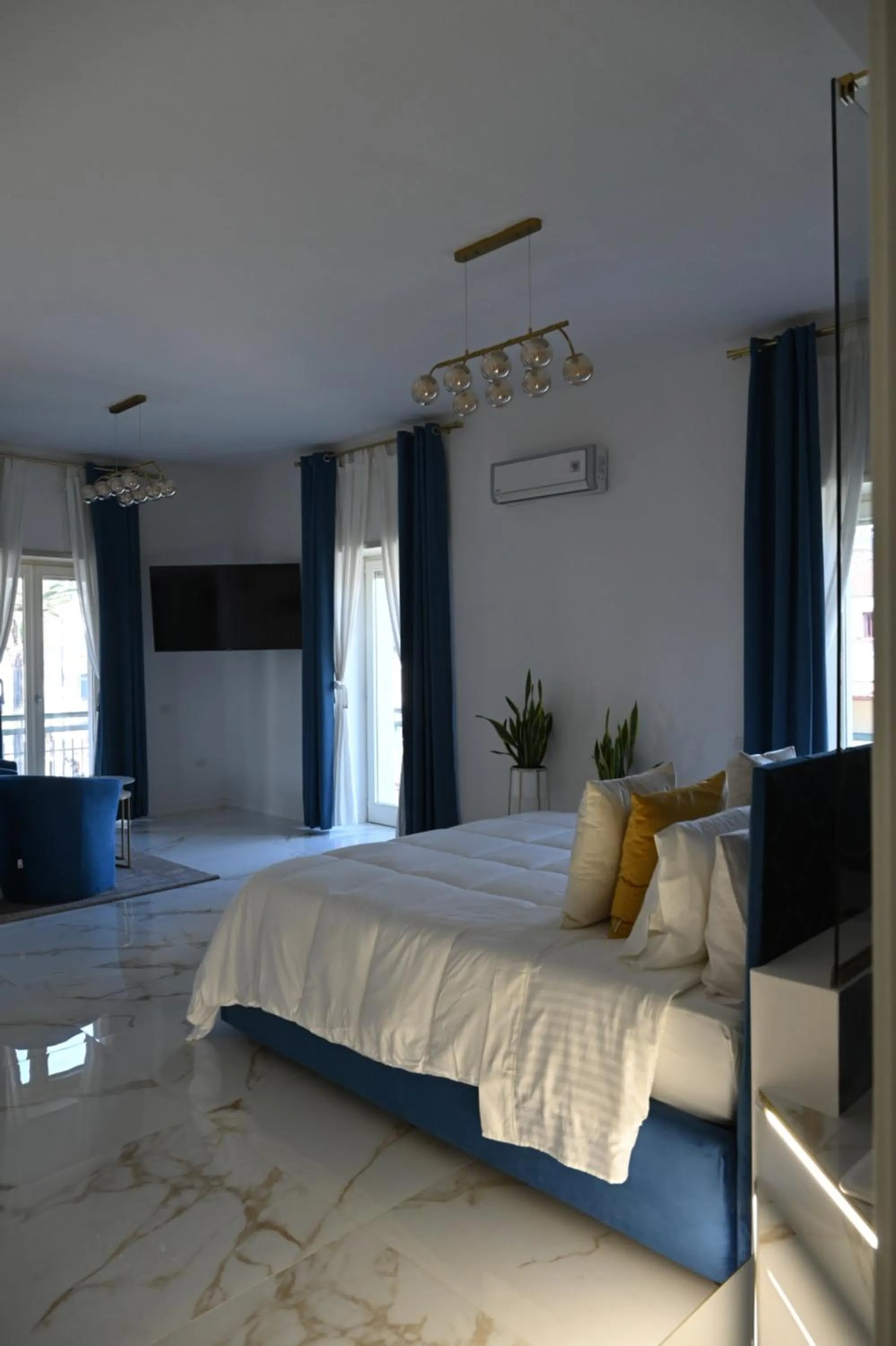 NM Luxury Suites