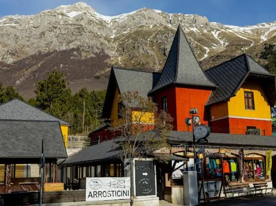 La Villetta Food & Drink Rooms for Rent - No Reception -