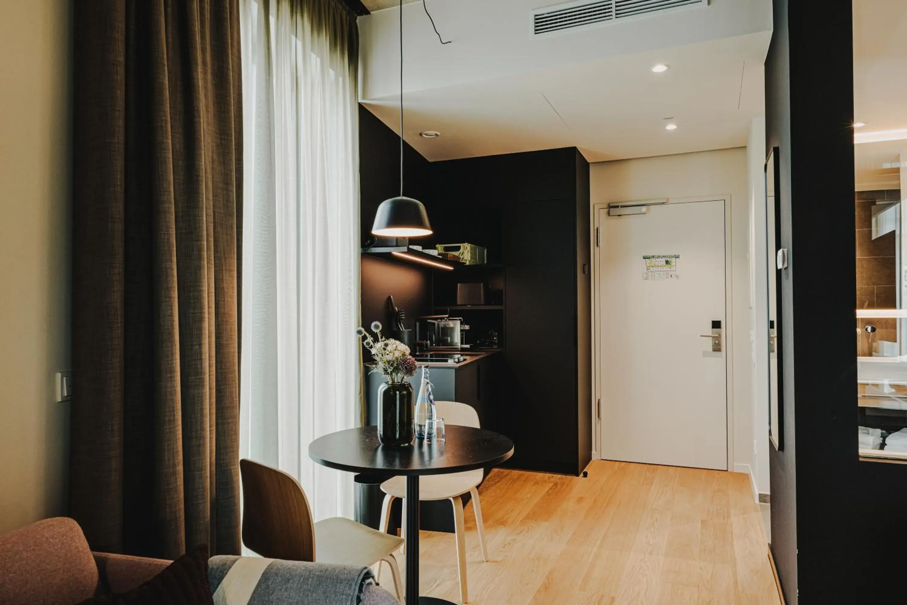 Deluxe King Studio in HIIVE Oldenburg Deluxe King Studio in HIIVE Oldenburg