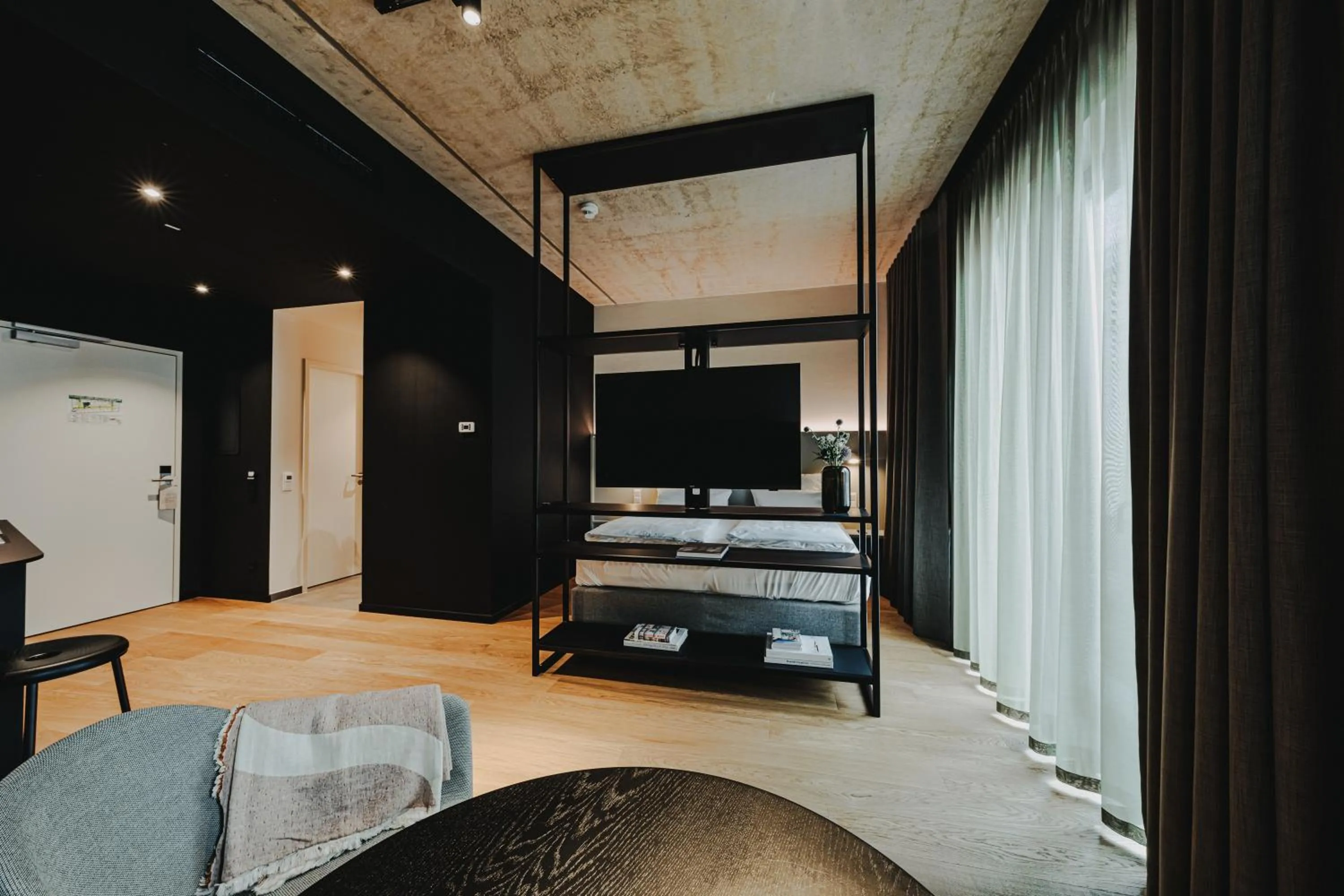 Photo of the whole room, Bed in HIIVE Oldenburg