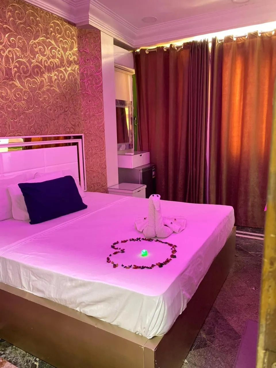 Bed in New Abdeen palace hostel