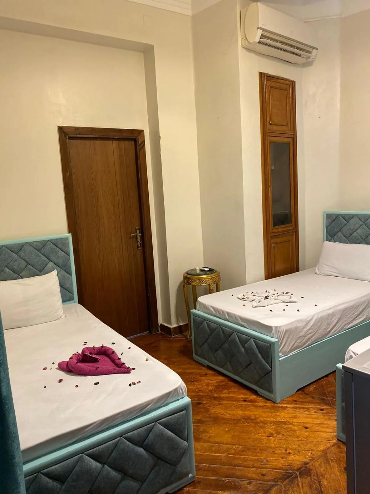 Bed in New Abdeen palace hostel