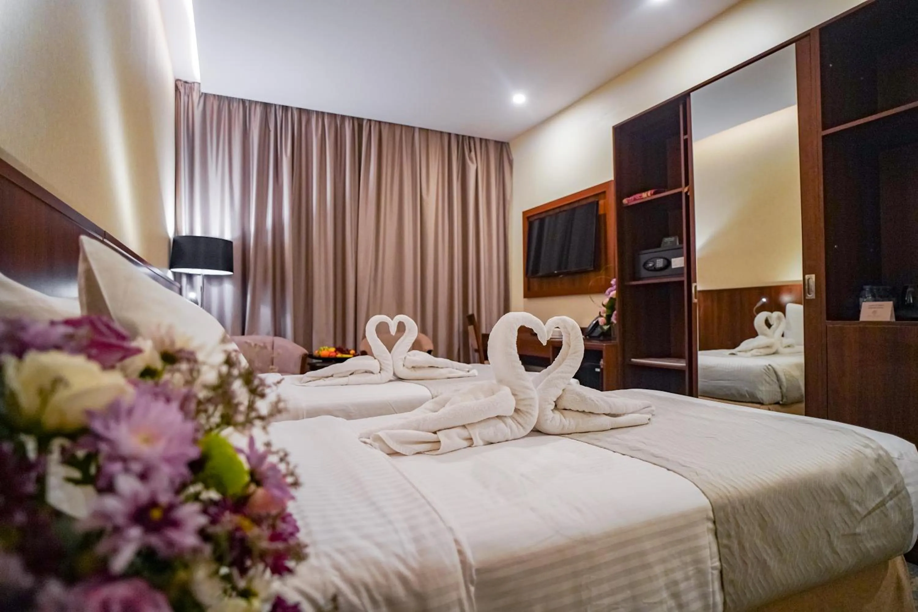 Bed in Emaar Elite Hotel