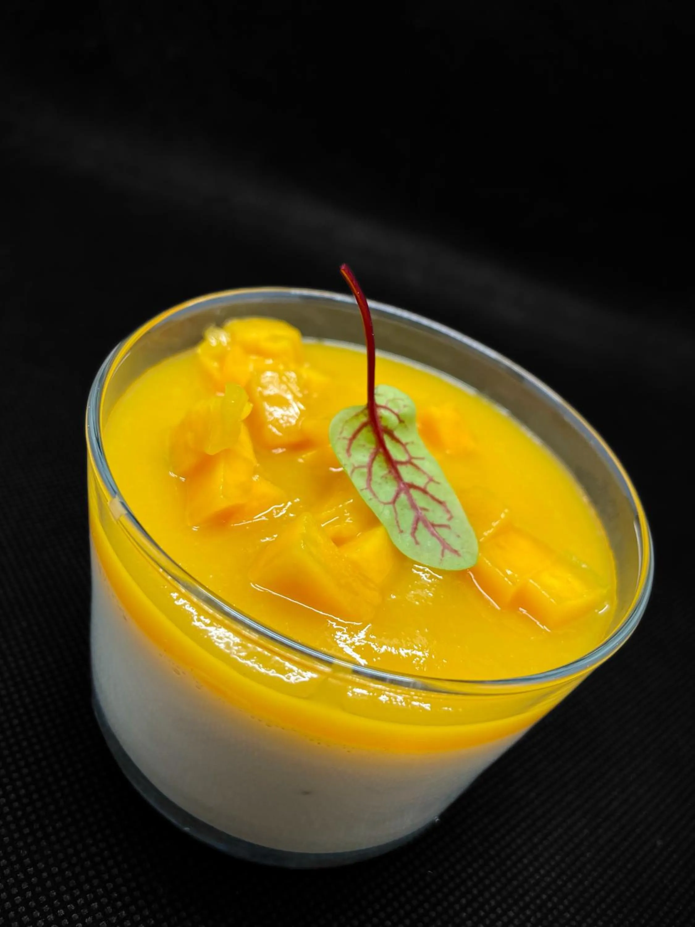 Restaurant/places to eat in Hôtel Restaurant du Lac