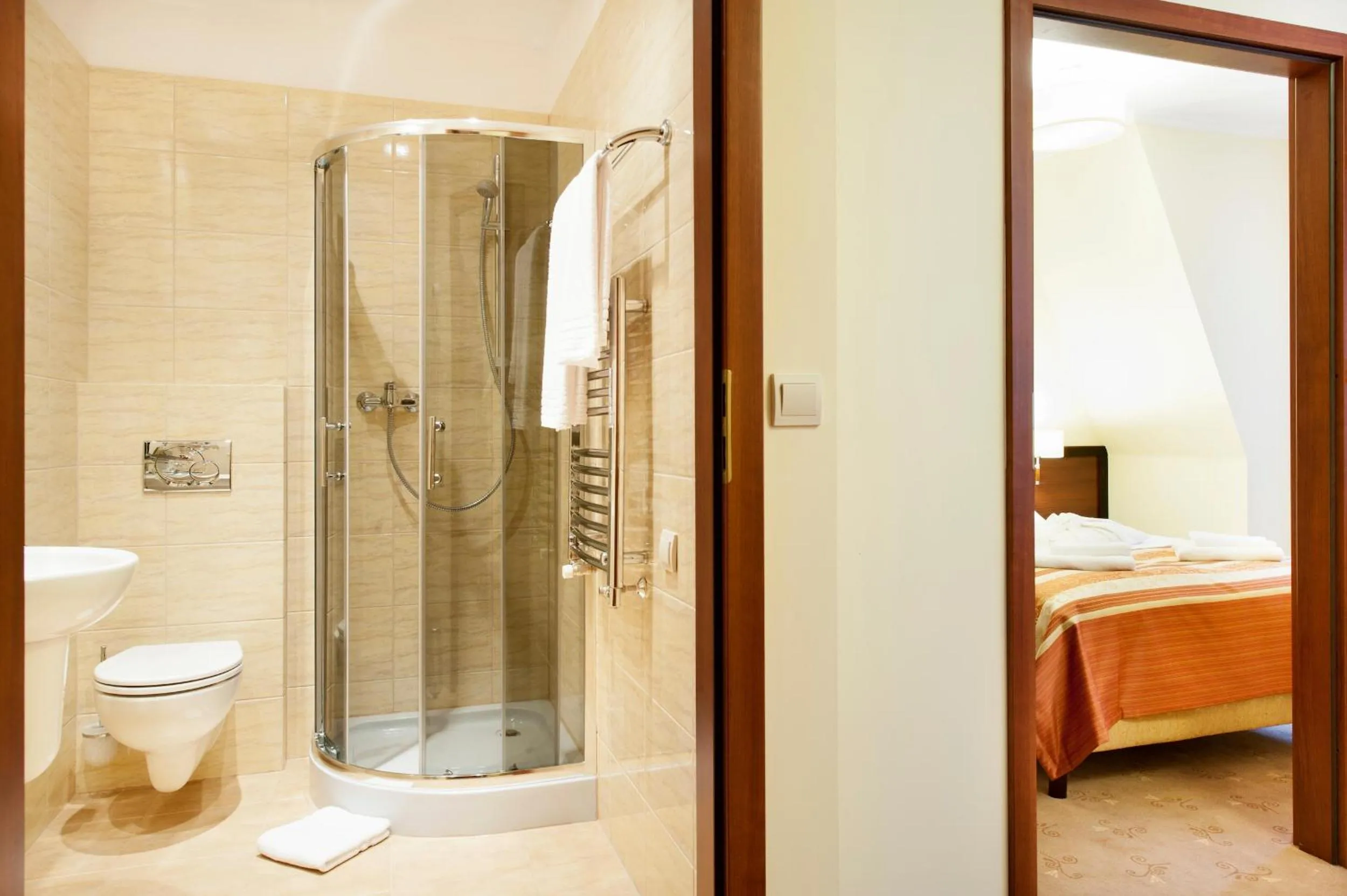 Bathroom in Resort de Esperanto Sanatorium Uzdrowiskowe