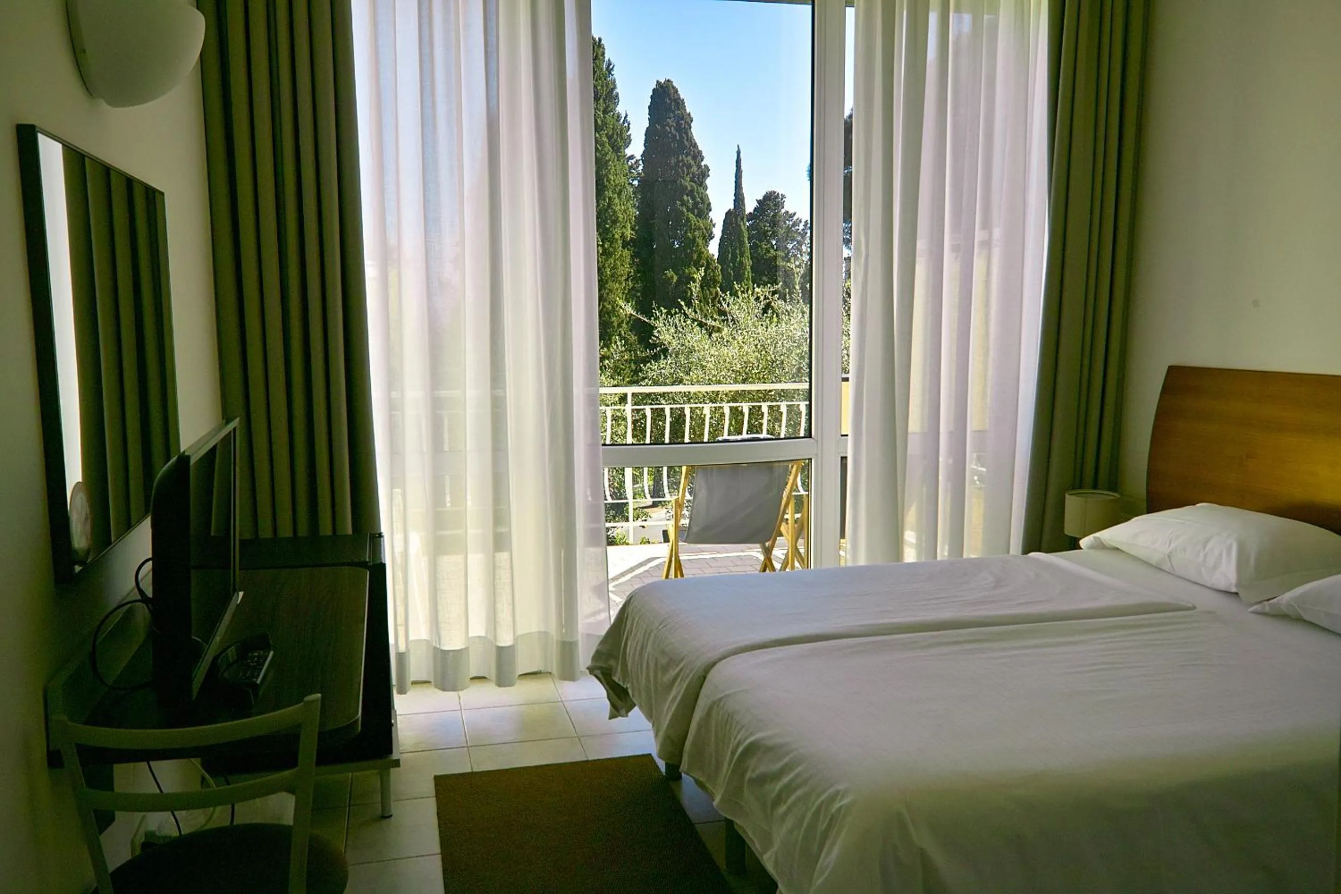 View (from property/room), Bed in Hotel L'Approdo