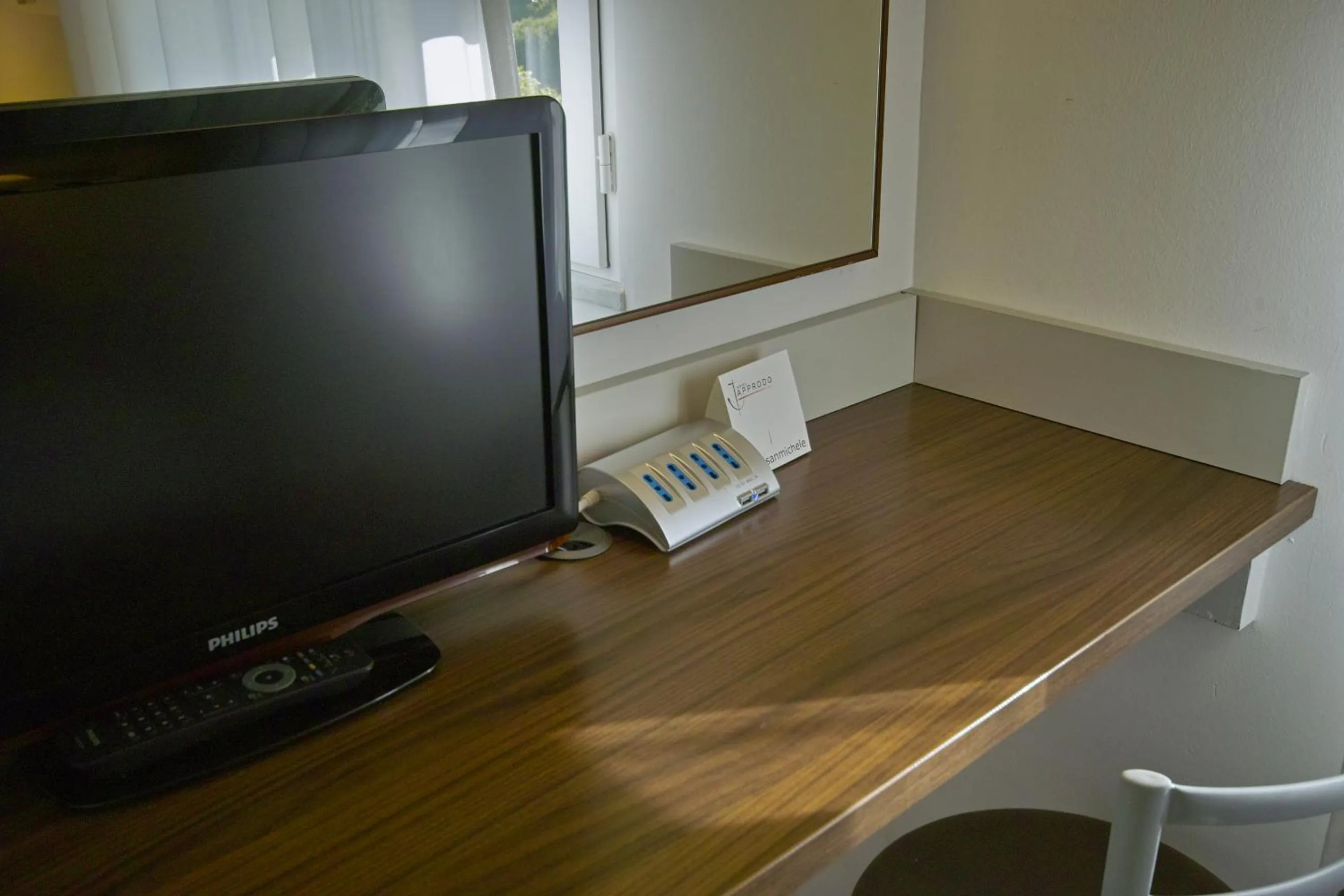 TV and multimedia in Hotel L'Approdo