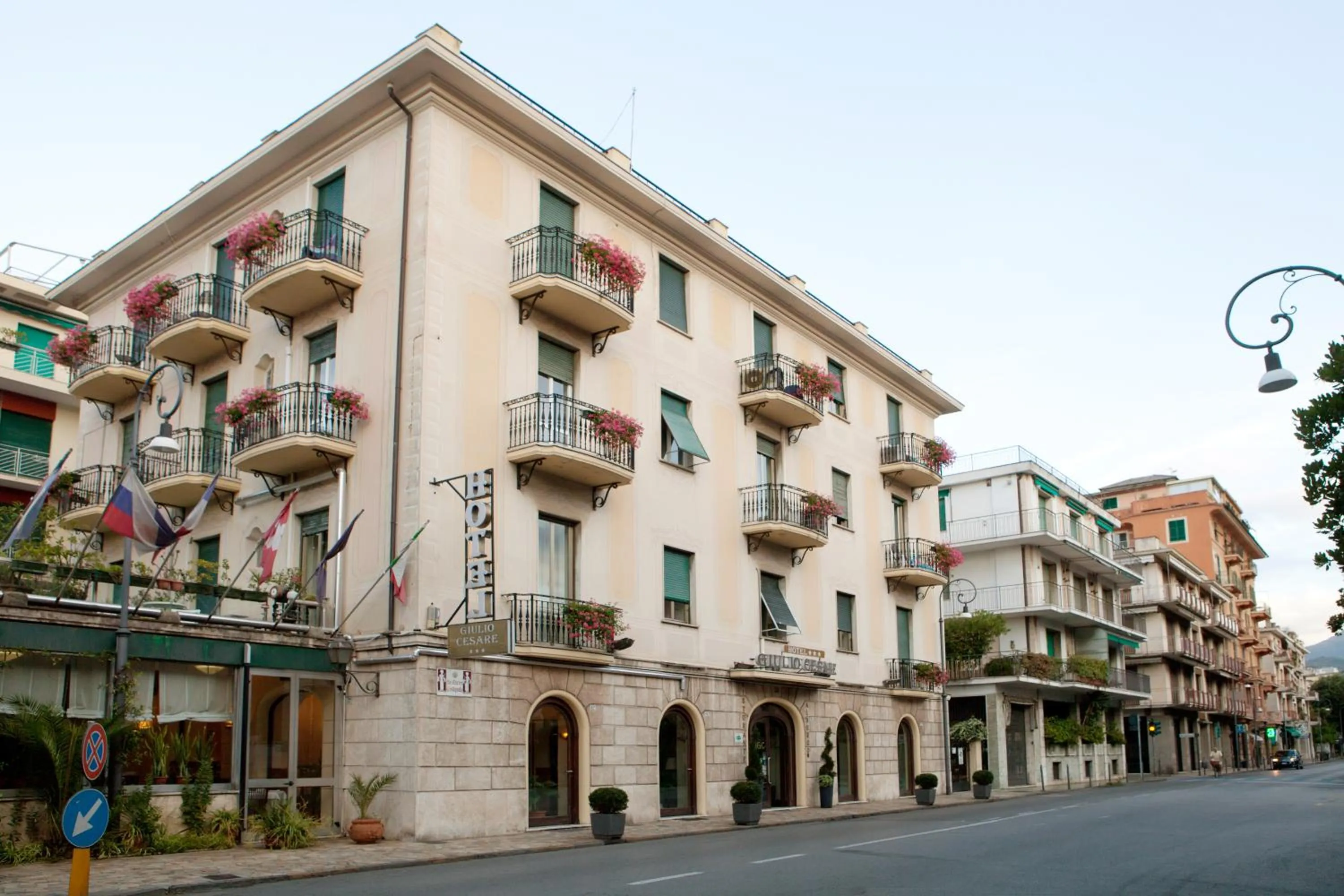 Facade/entrance in Hotel Giulio Cesare