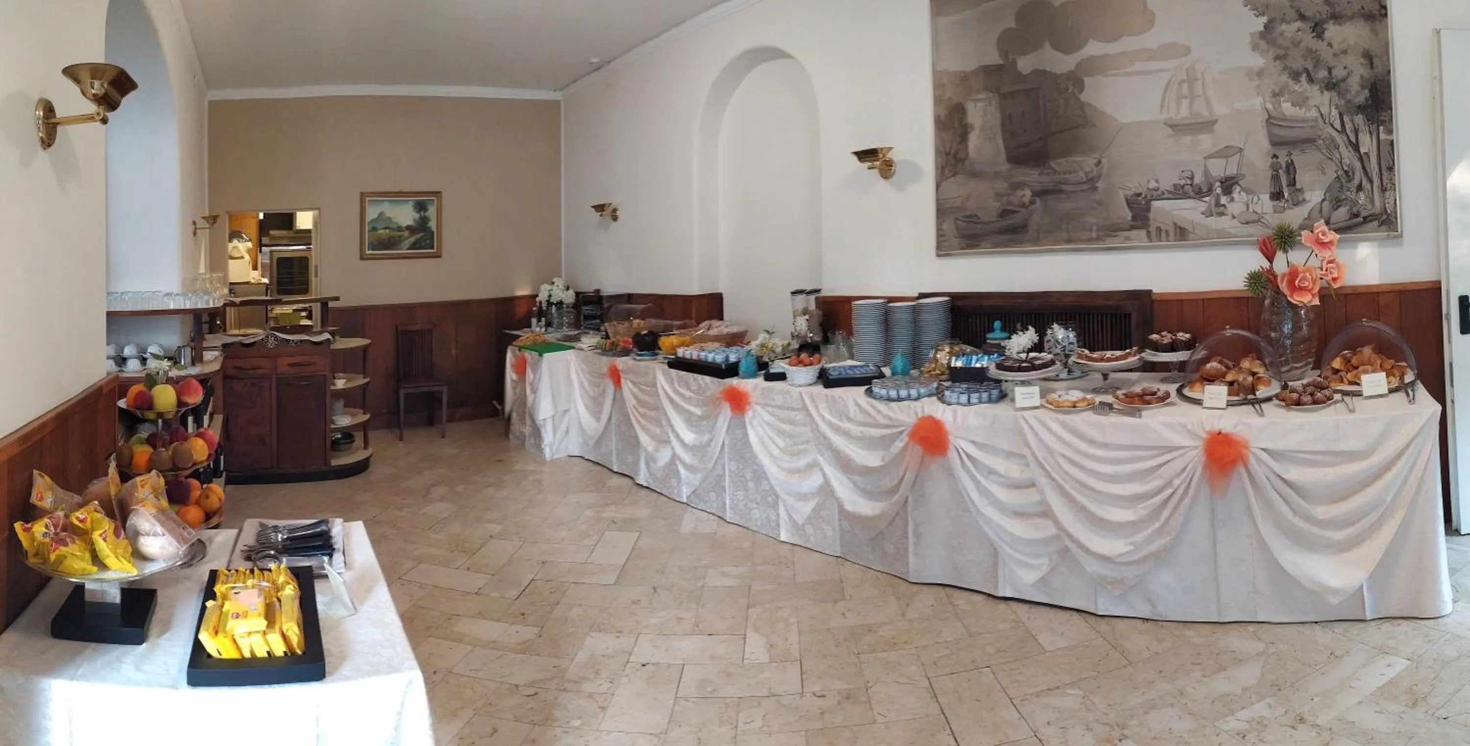 Buffet breakfast in Hotel Giulio Cesare