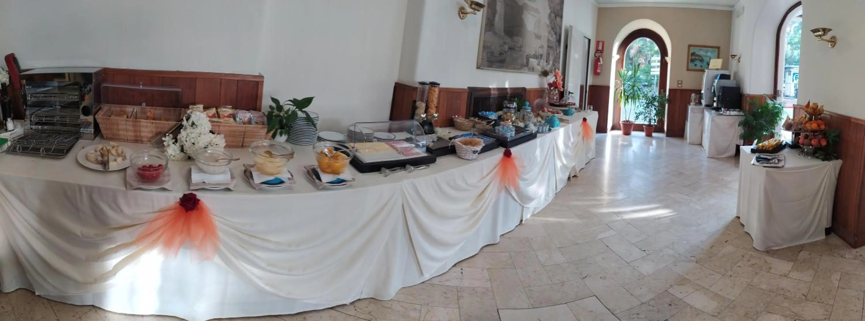 Buffet breakfast in Hotel Giulio Cesare