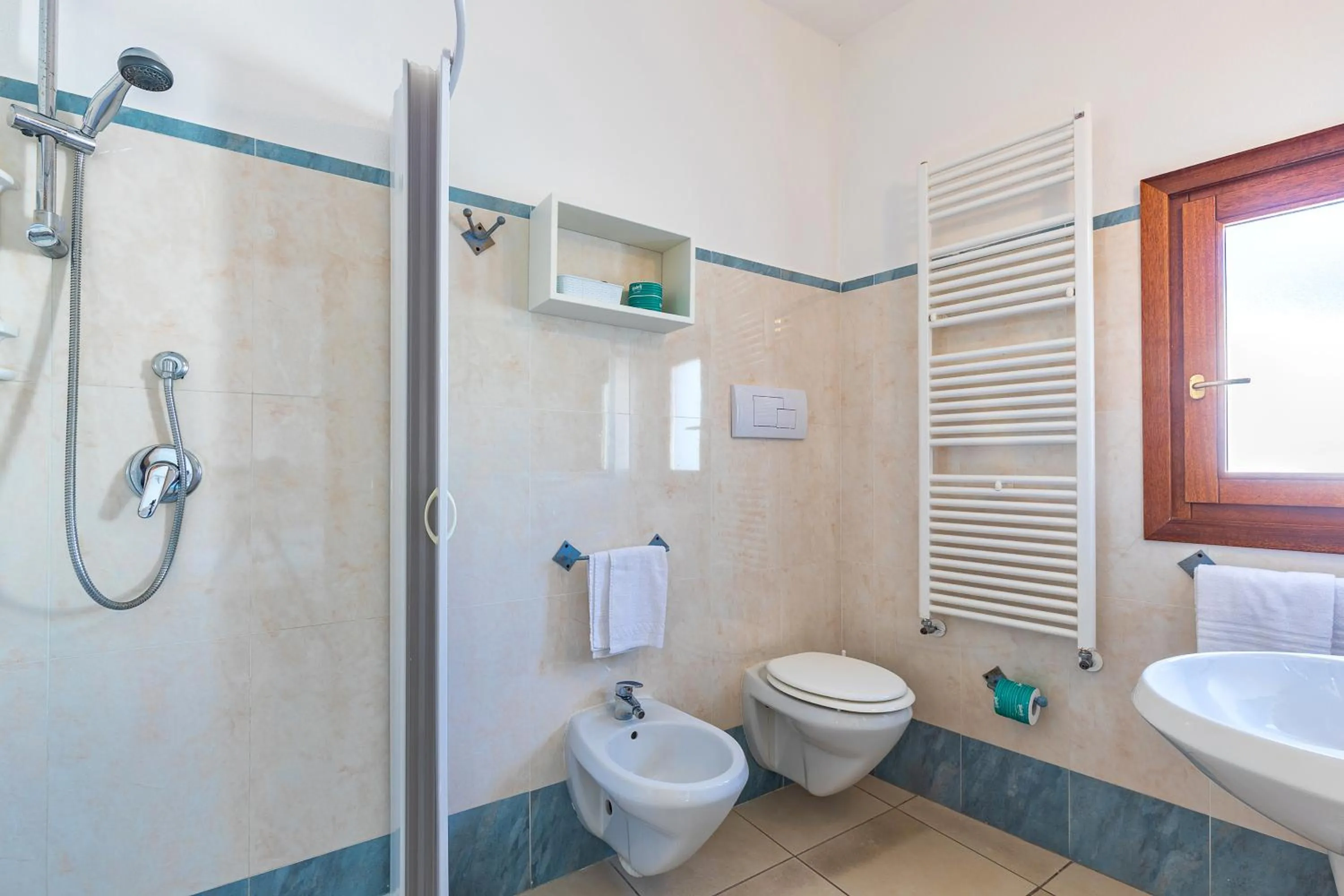 Shower in Hotel Bonsai