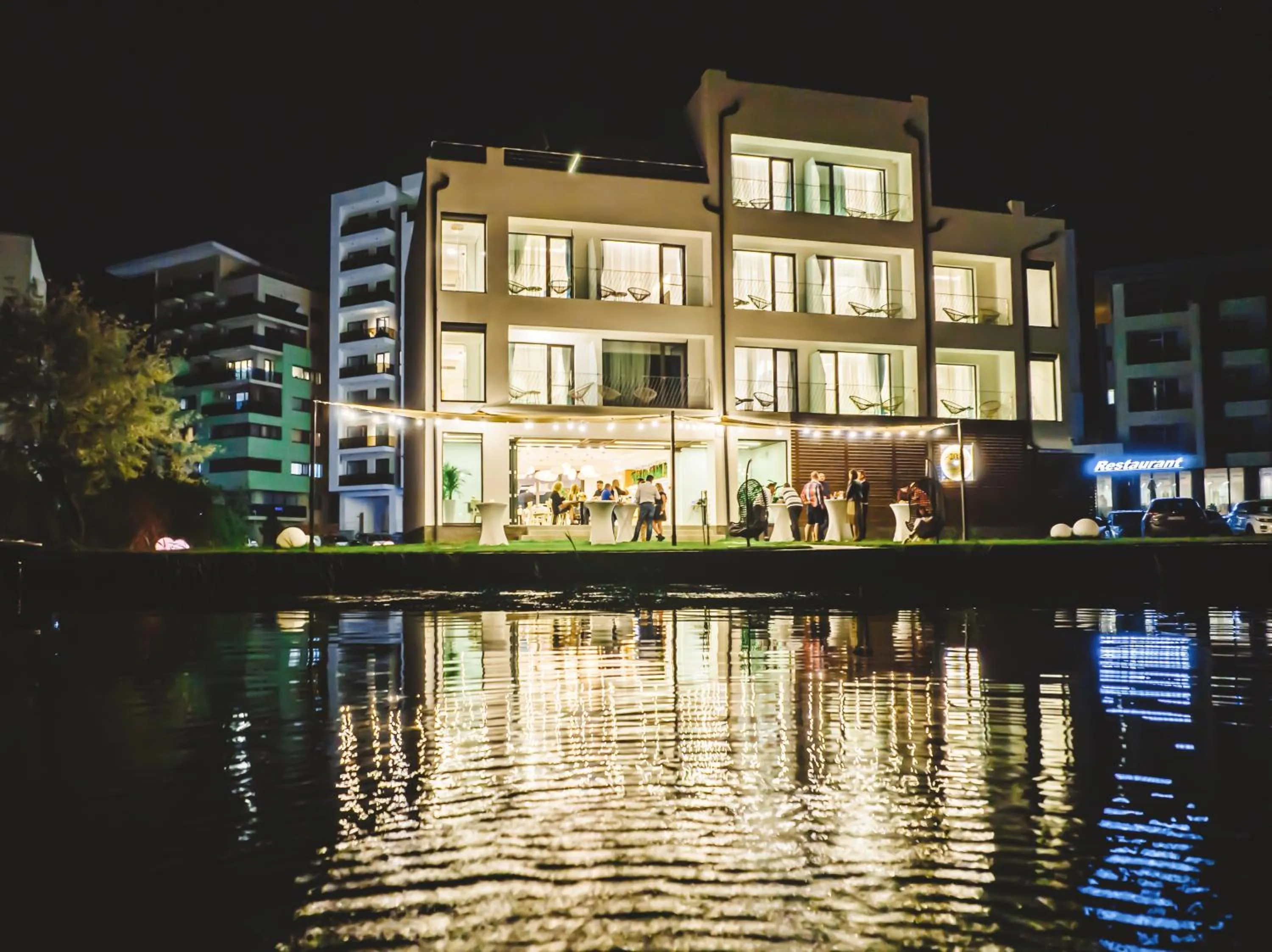 Poeme Mamaia Retreat