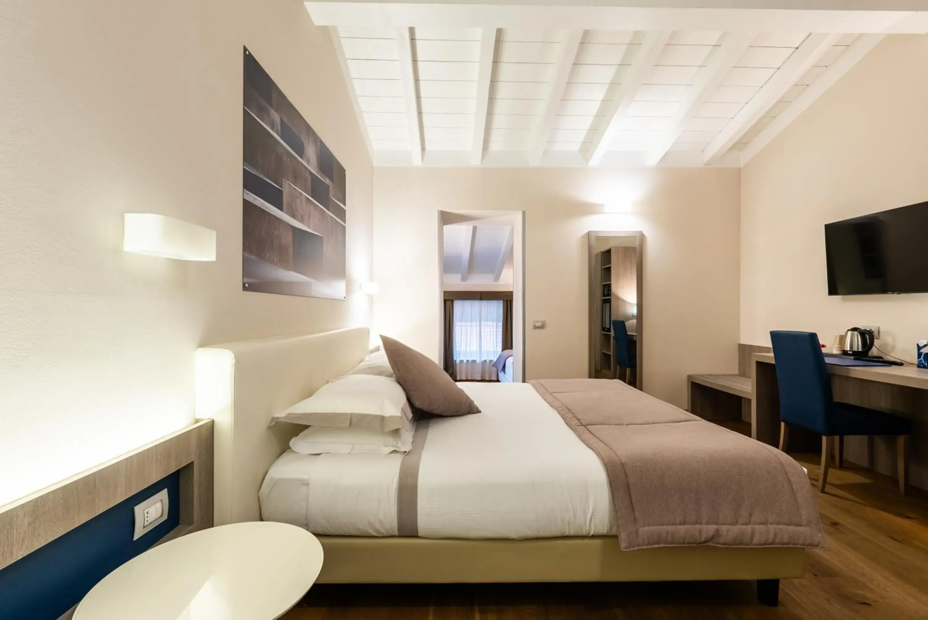 Deluxe Quadruple Room in Hotel Centrale Deluxe Quadruple Room in Hotel Centrale