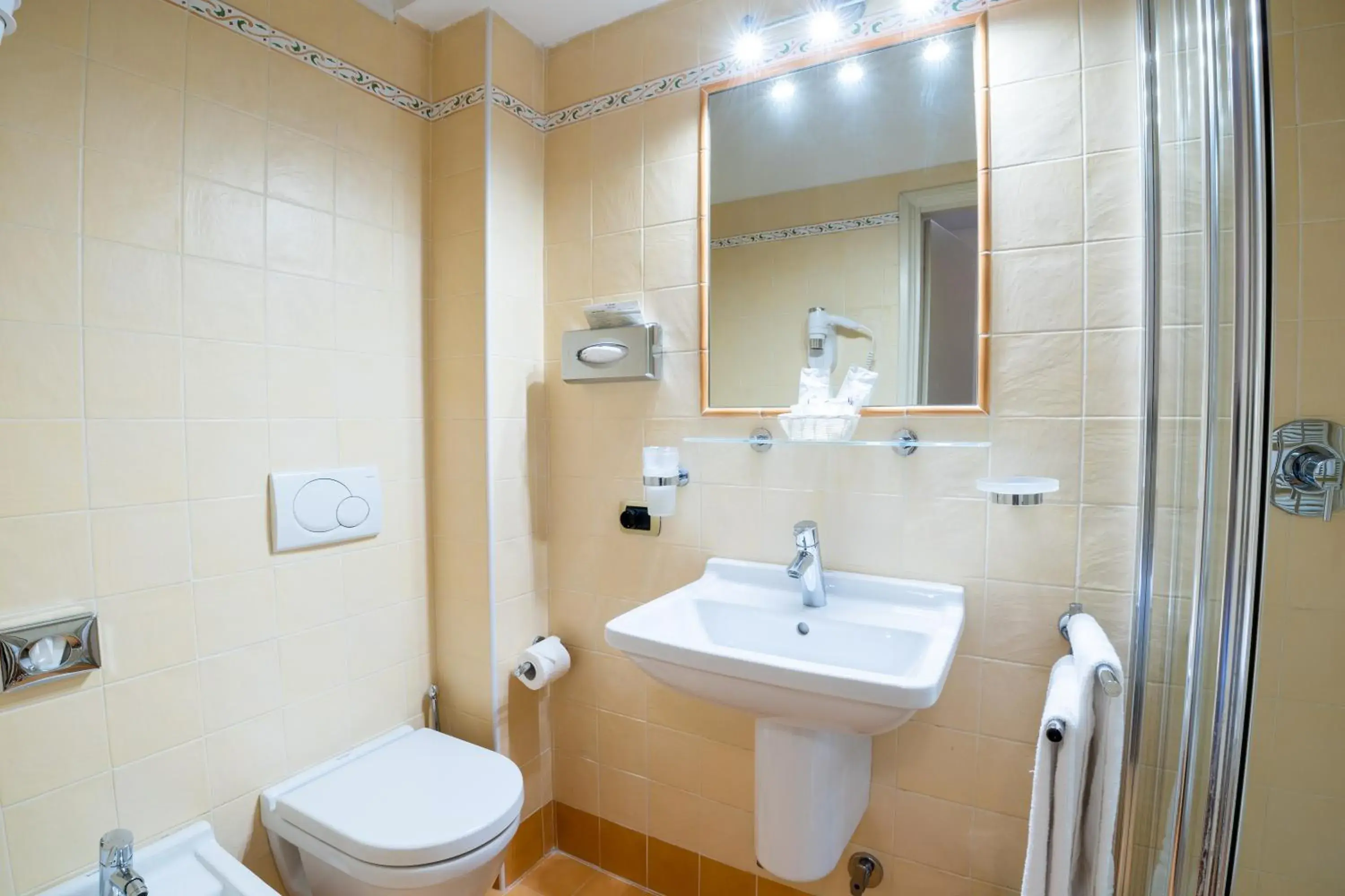 Standard Double or Twin Room - single occupancy in Hotel Centrale Standard Double or Twin Room - single occupancy in Hotel Centrale