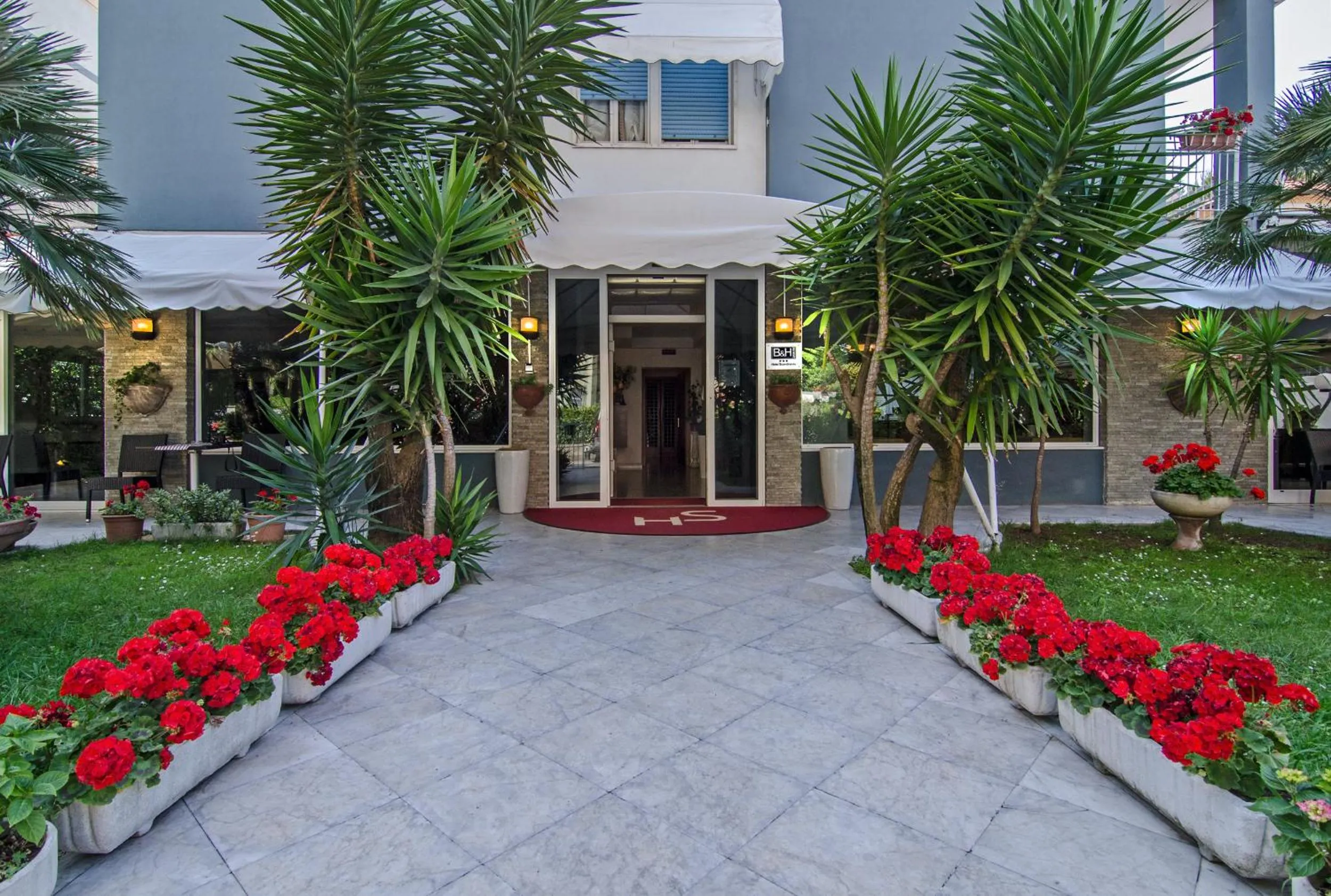 Facade/entrance in Hotel Scandinavia