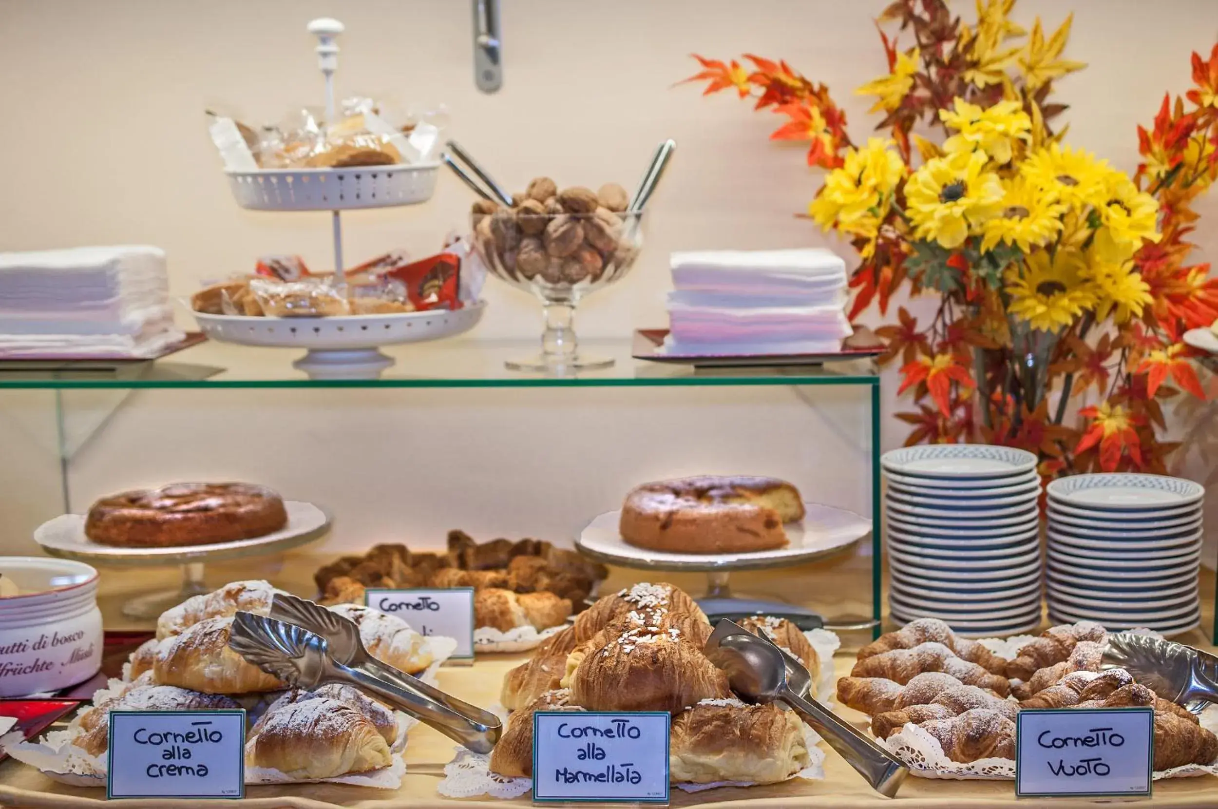 Continental breakfast in Hotel Scandinavia Continental breakfast in Hotel Scandinavia