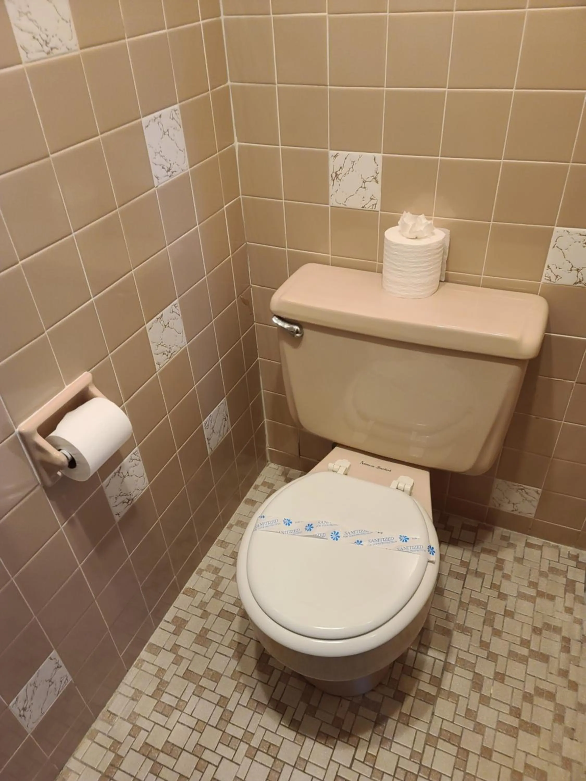 Toilet in The Crest - Hampton Beach
