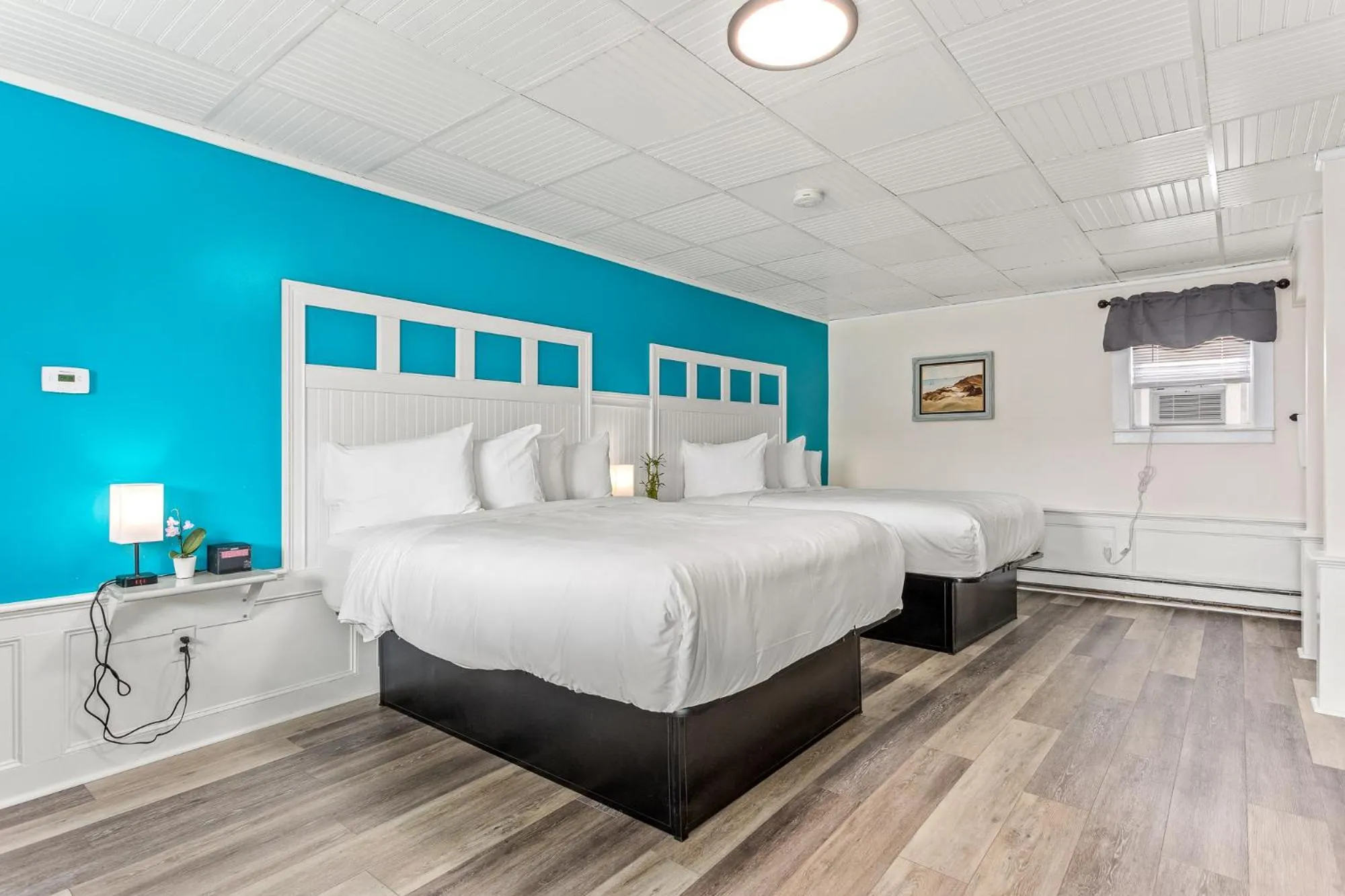 Bed in The Crest - Hampton Beach