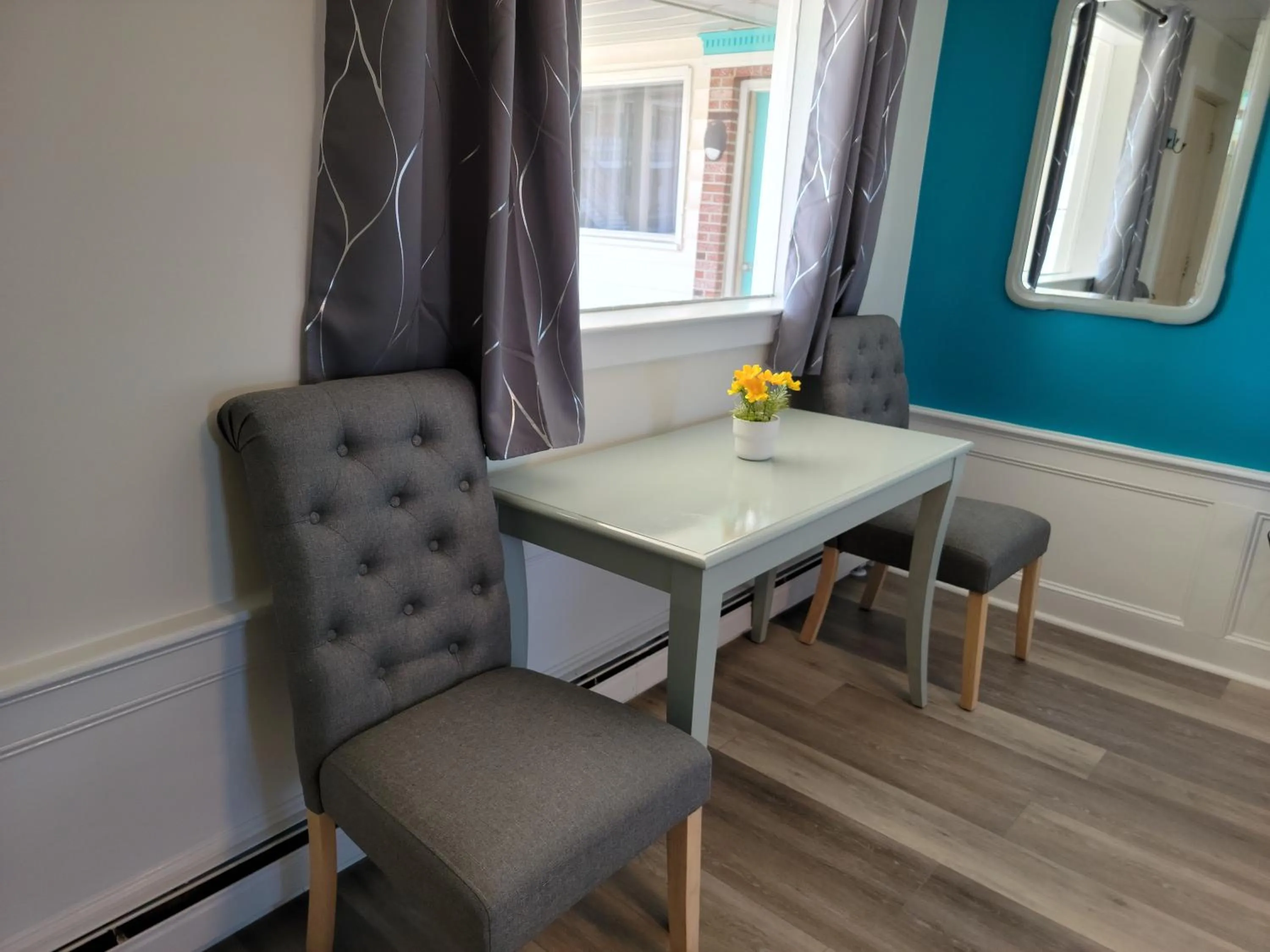 Seating area in The Crest - Hampton Beach