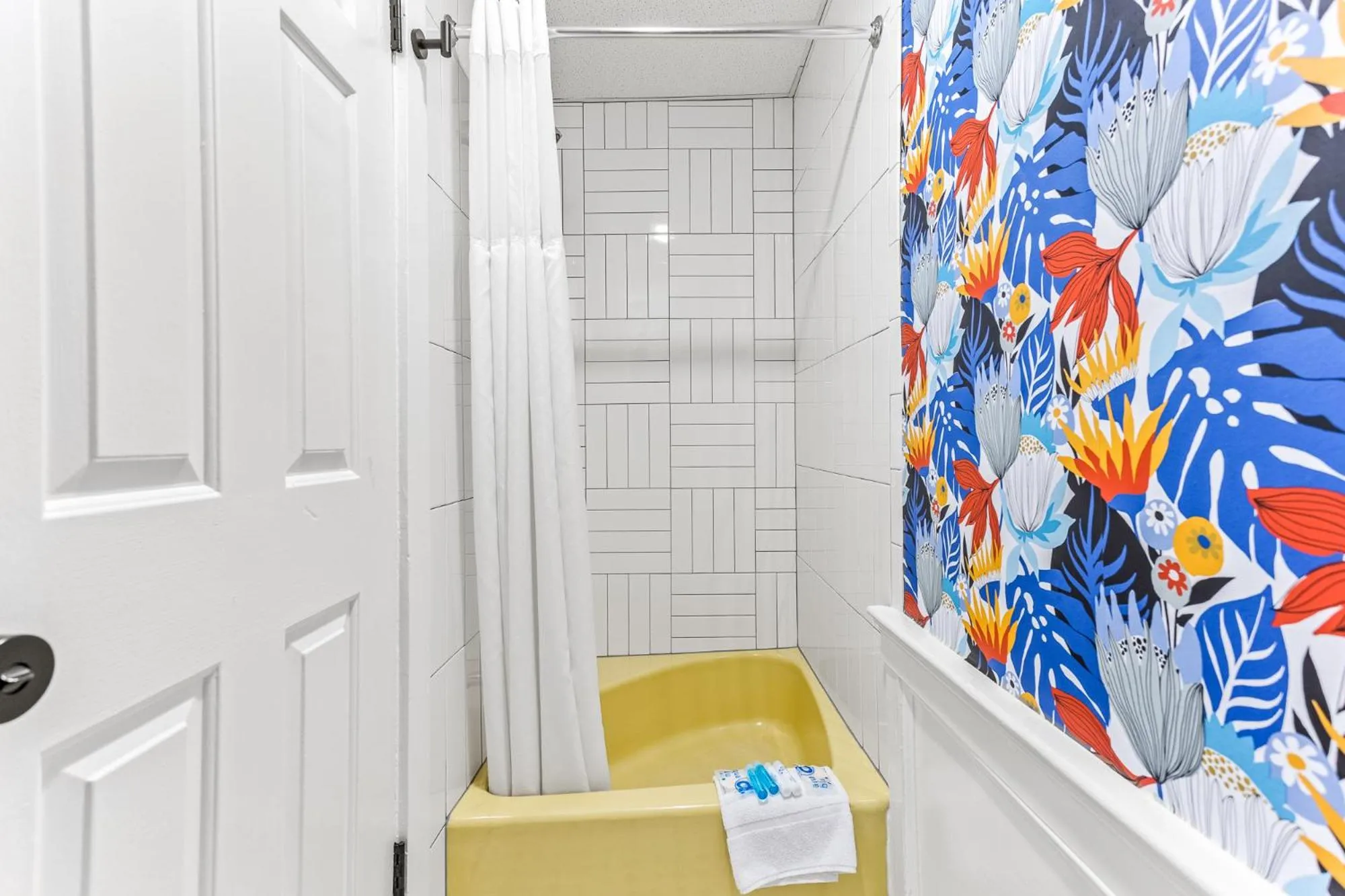 Shower in The Crest - Hampton Beach