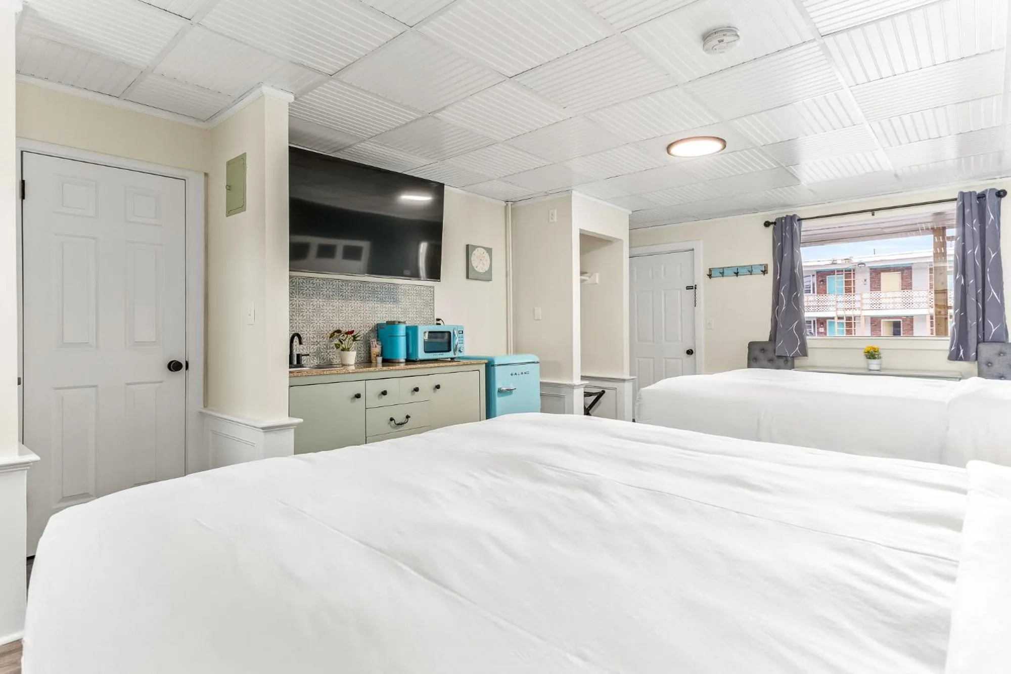 Bedroom, Bed in The Crest - Hampton Beach