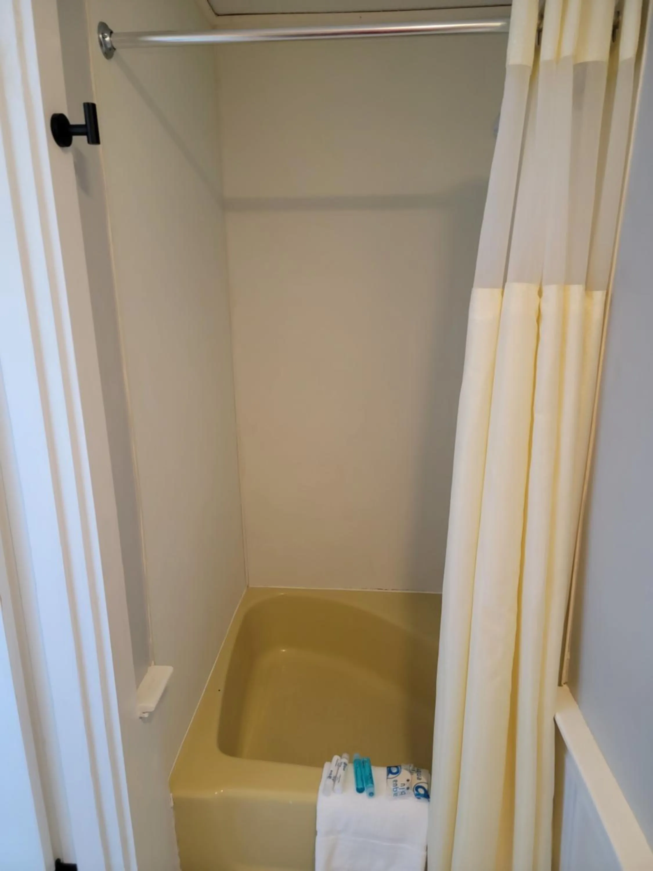 Shower in The Crest - Hampton Beach