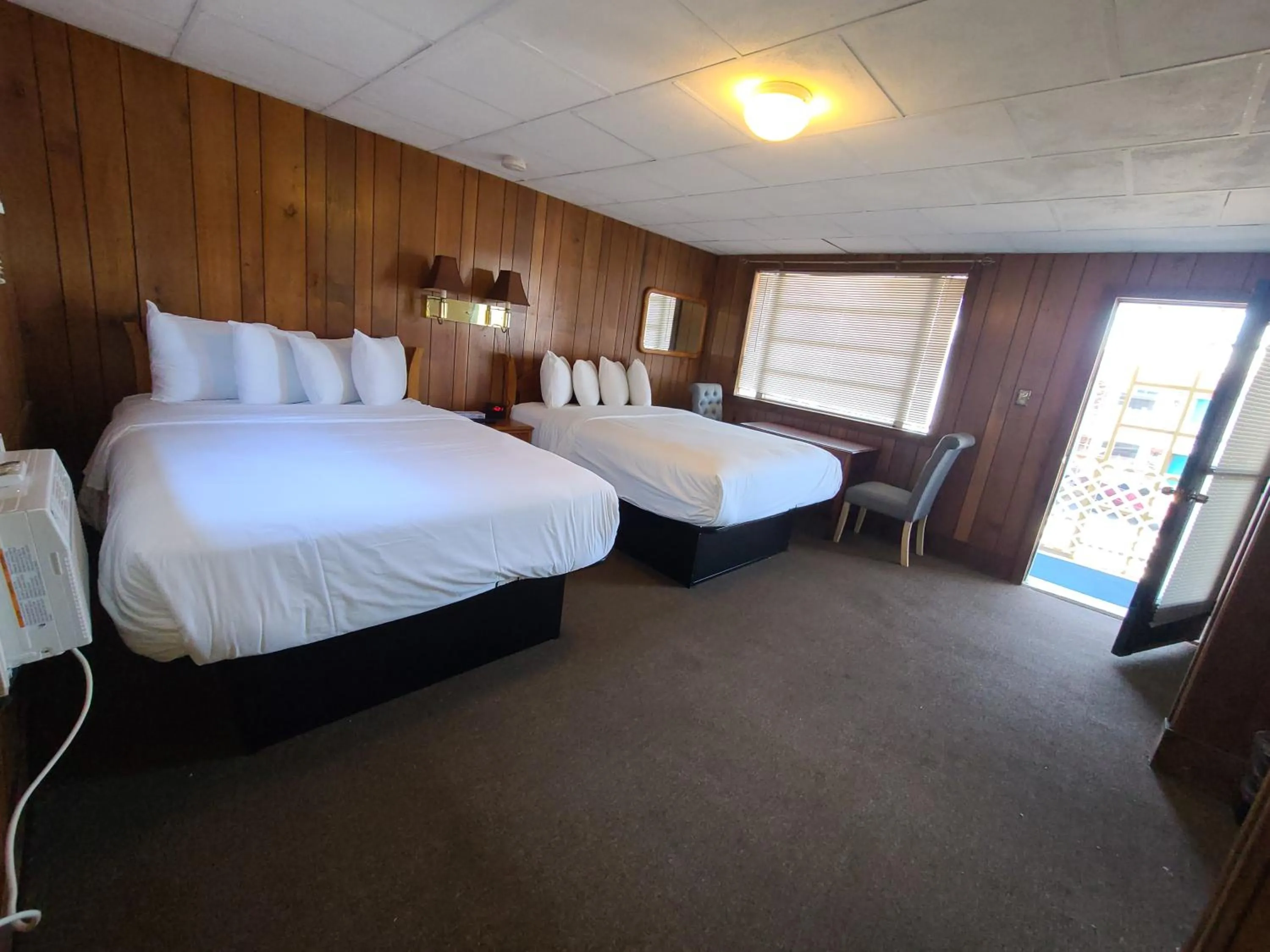 Bed in The Crest - Hampton Beach