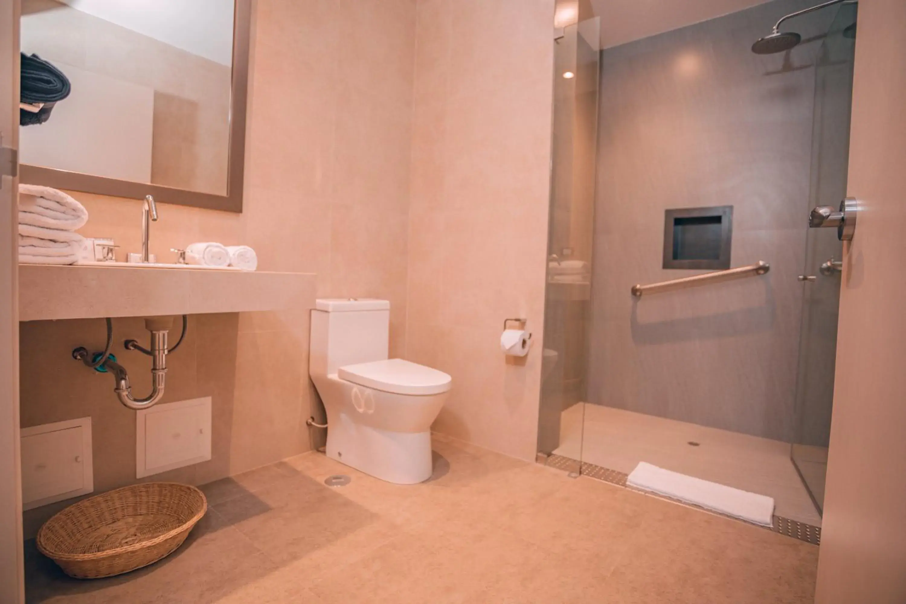 Queen Room - Disability Access in Saska Boutique Hotel Queen Room - Disability Access in Saska Boutique Hotel